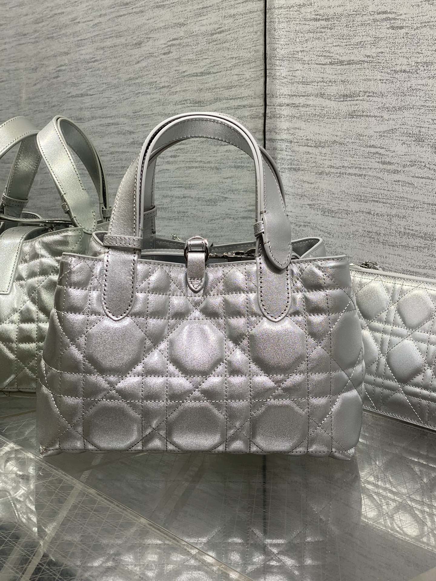 Basic Bag Cow Leather Silver Foldable 15cm-s