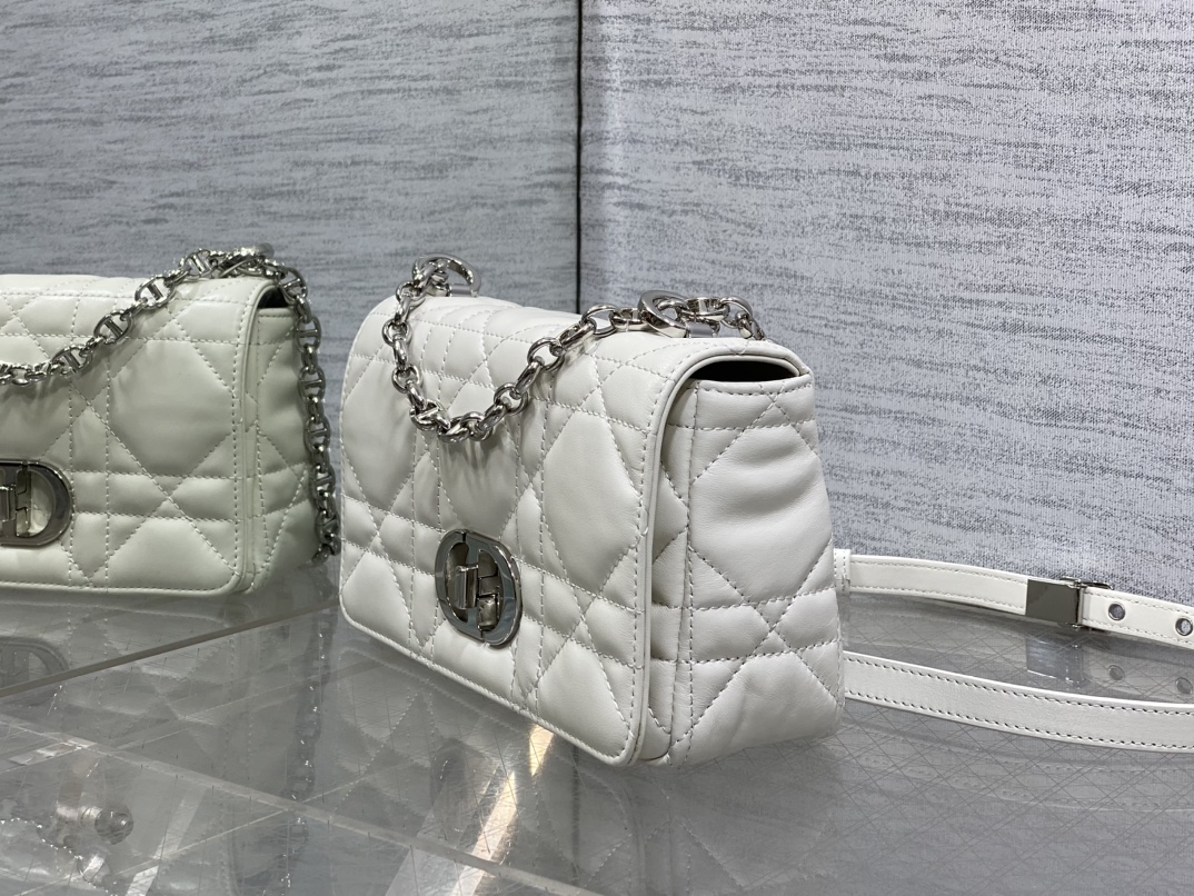 Basic Bag Cow Leather Gold M-s