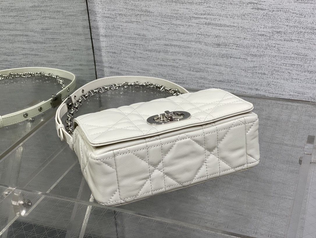Basic Bag Cow Leather Gold M-s