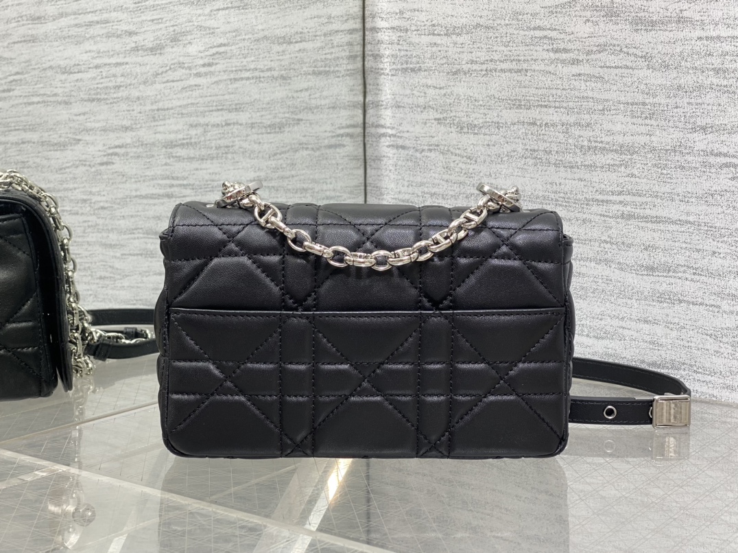 Basic Bag Cow Leather Gold M-s