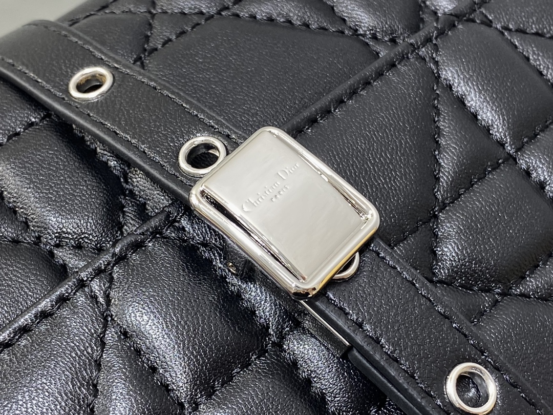 Basic Bag Cow Leather Gold M-s