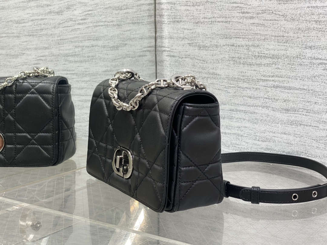 Basic Bag Cow Leather Gold M-s