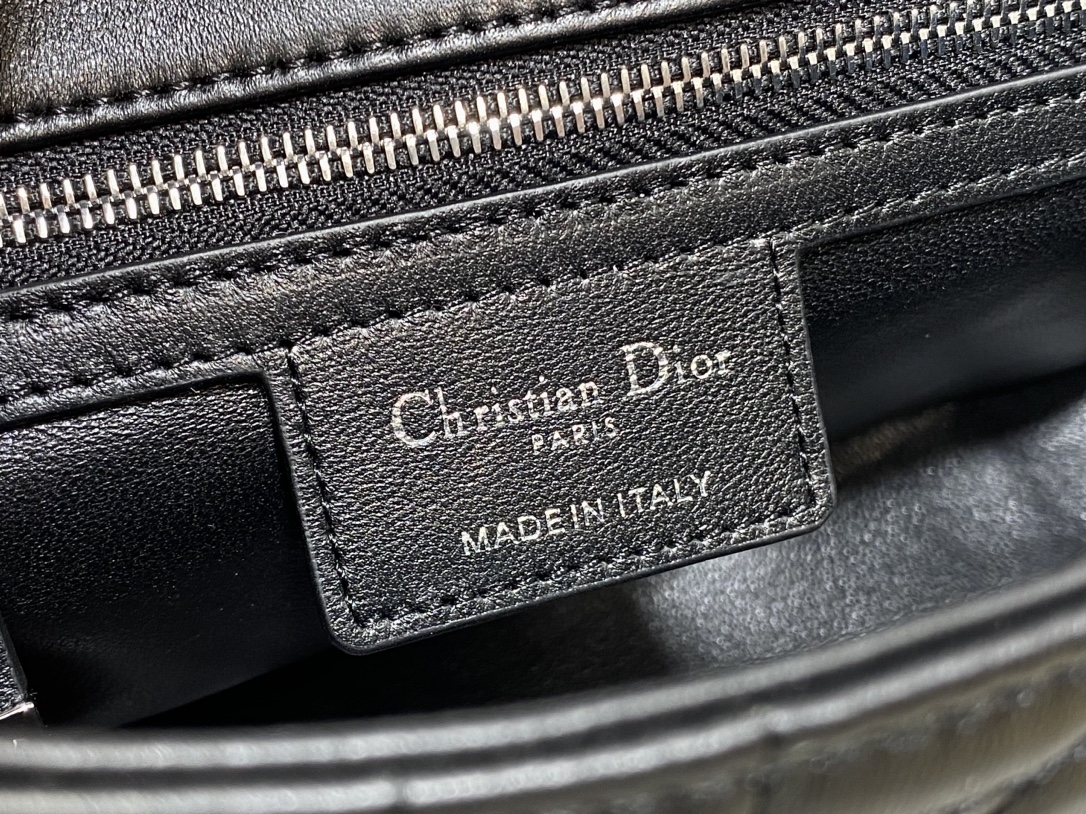 Basic Bag Cow Leather Gold M-s