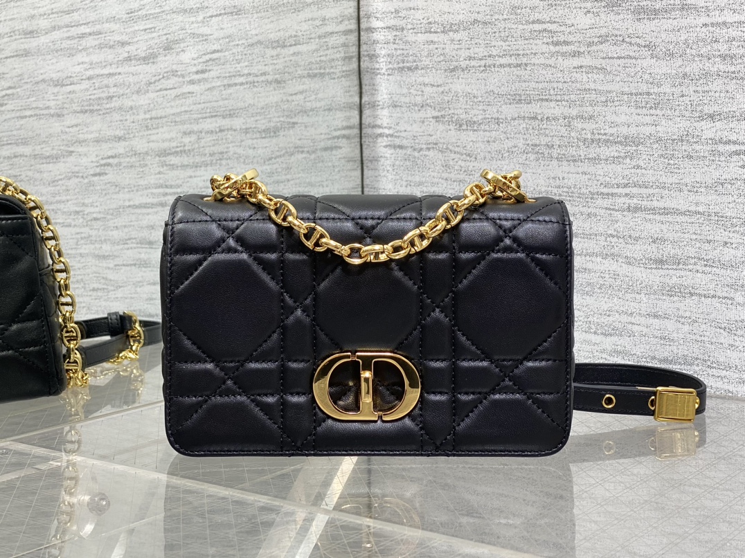 Basic Bag Cow Leather Gold M-s