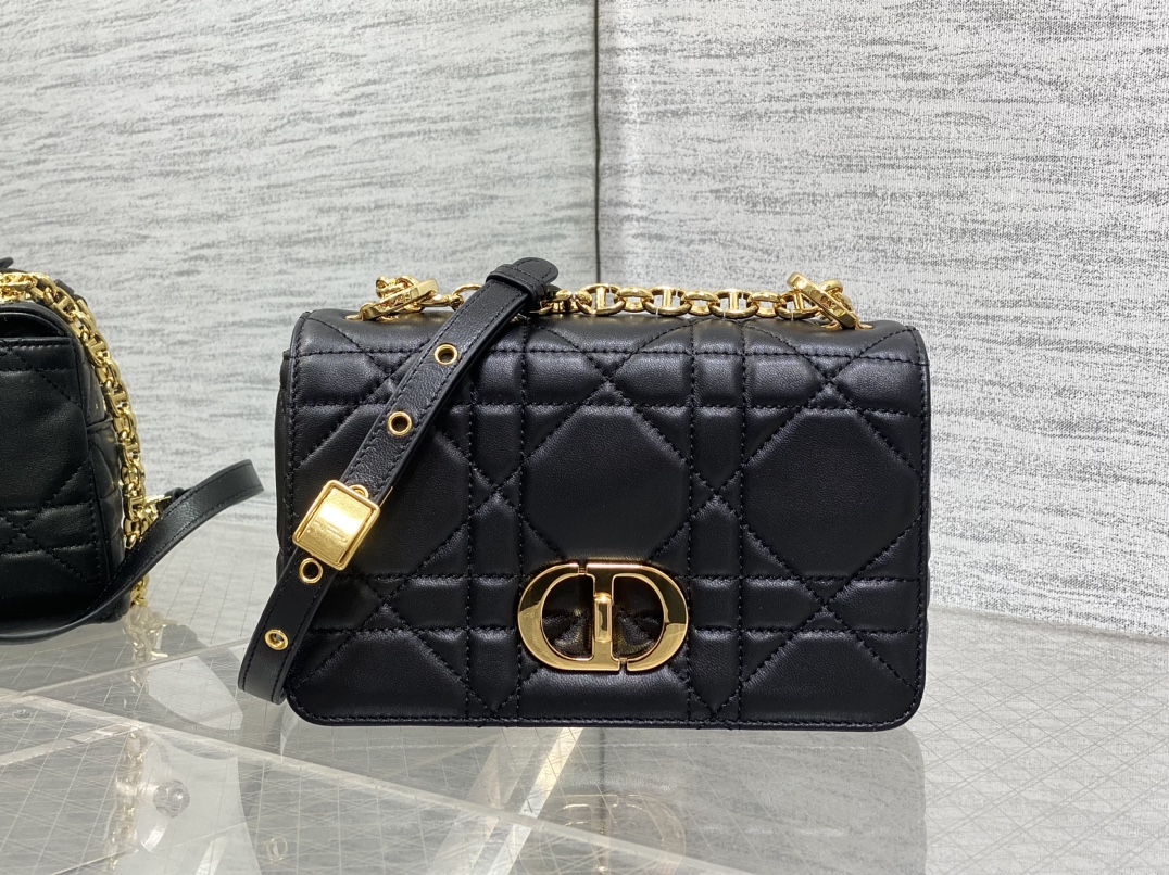 Basic Bag Cow Leather Gold M-s