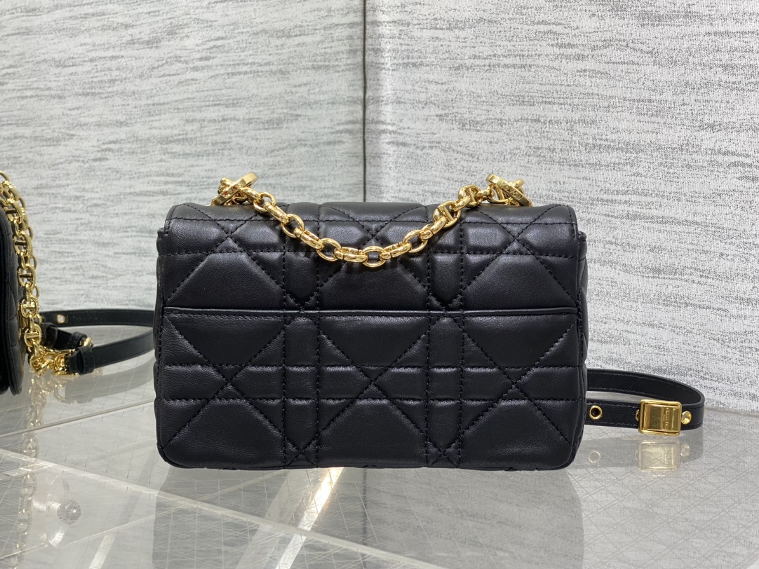 Basic Bag Cow Leather Gold M-s