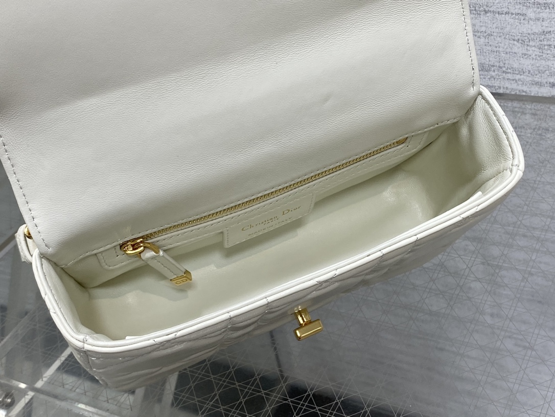 Basic Bag Cow Leather Gold M-s