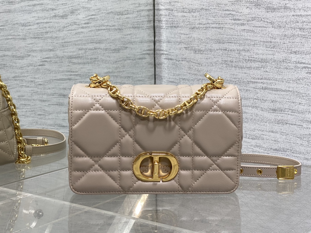 Basic Bag Cow Leather Gold M-s