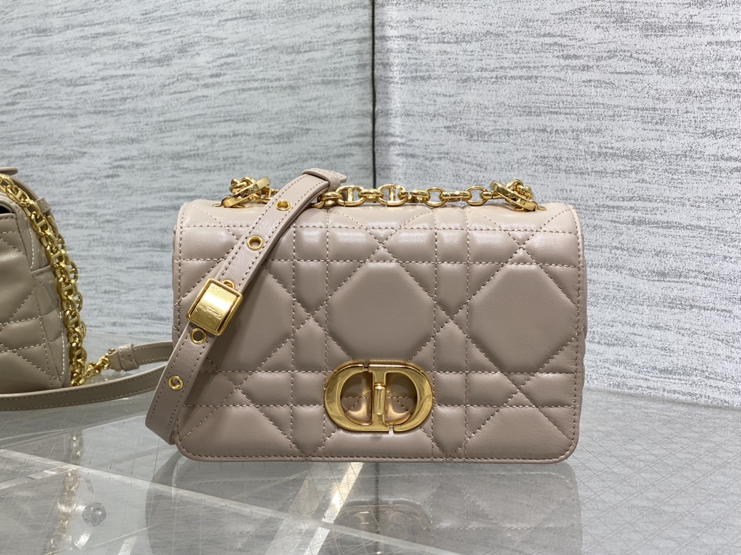 Basic Bag Cow Leather Gold M-s
