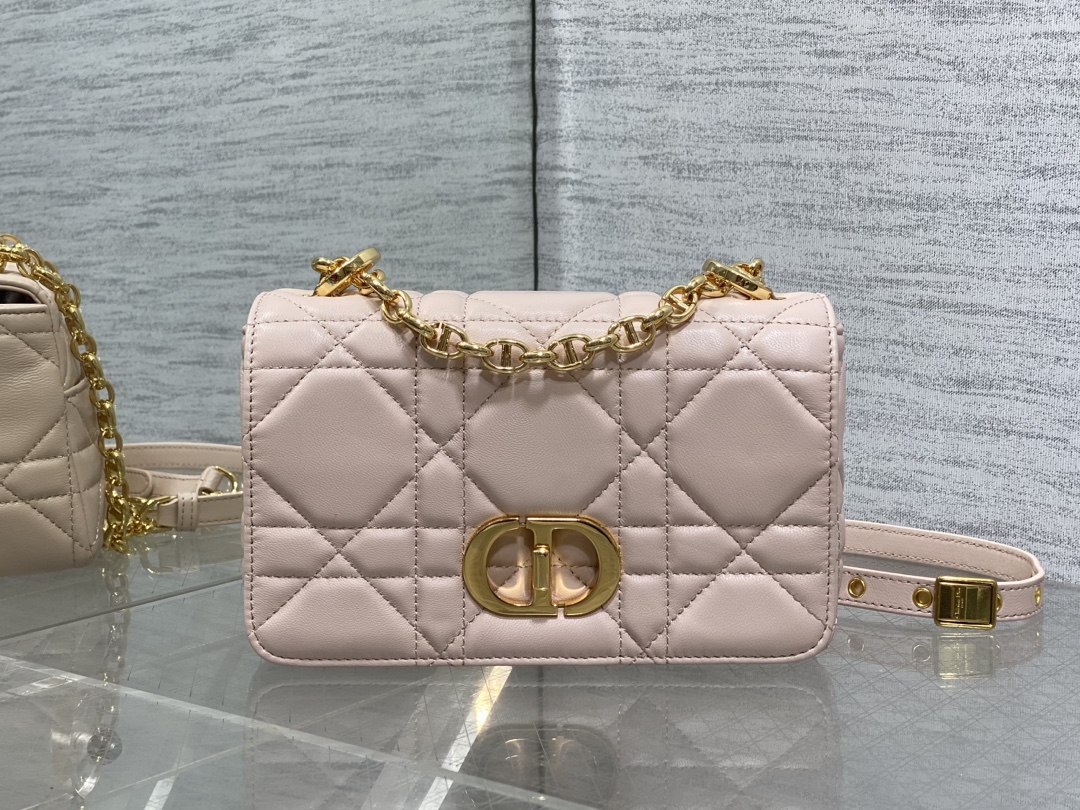 Basic Bag Cow Leather Gold M-s