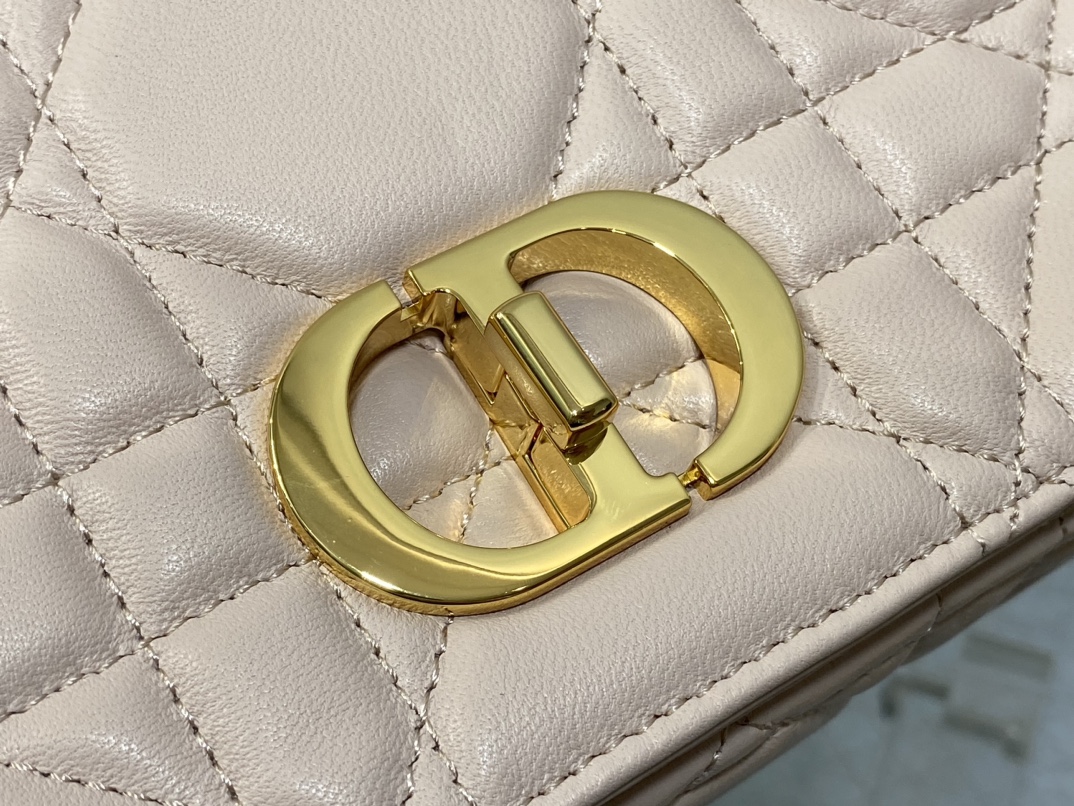 Basic Bag Cow Leather Gold M-s