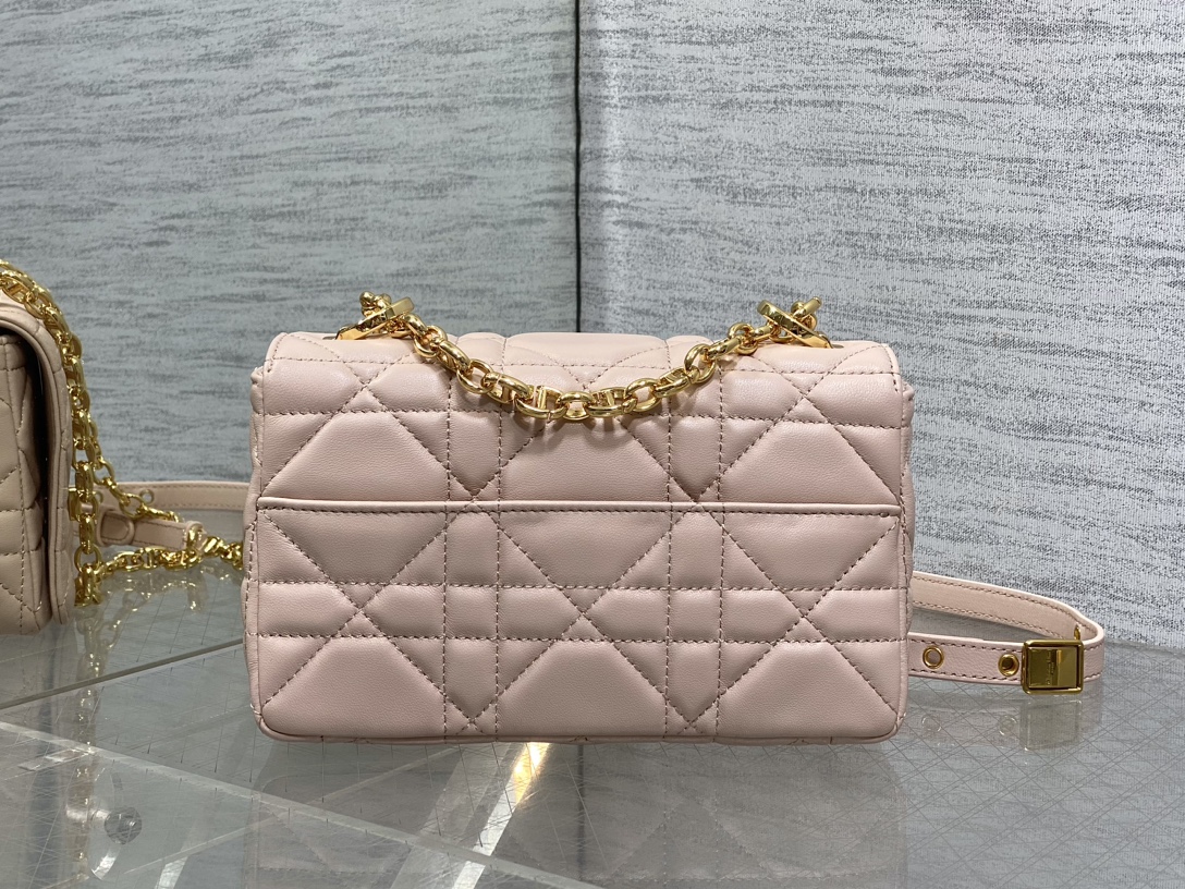 Basic Bag Cow Leather Gold M-s