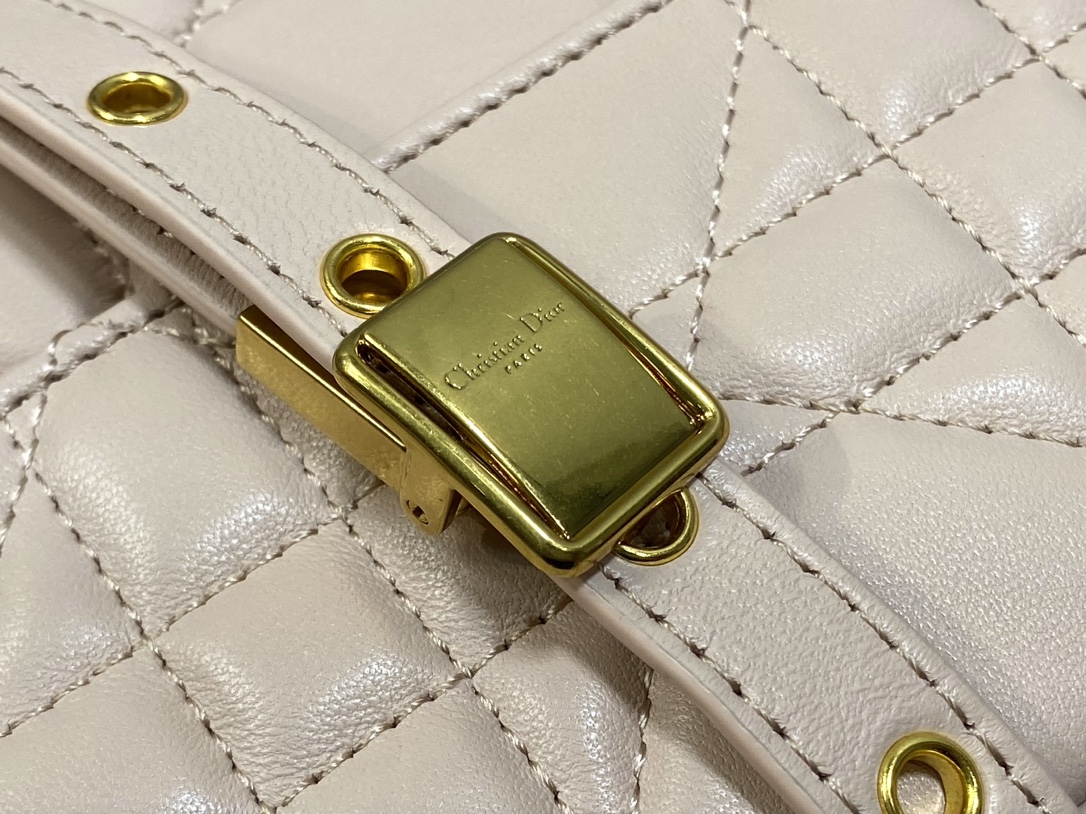 Basic Bag Cow Leather Gold M-s