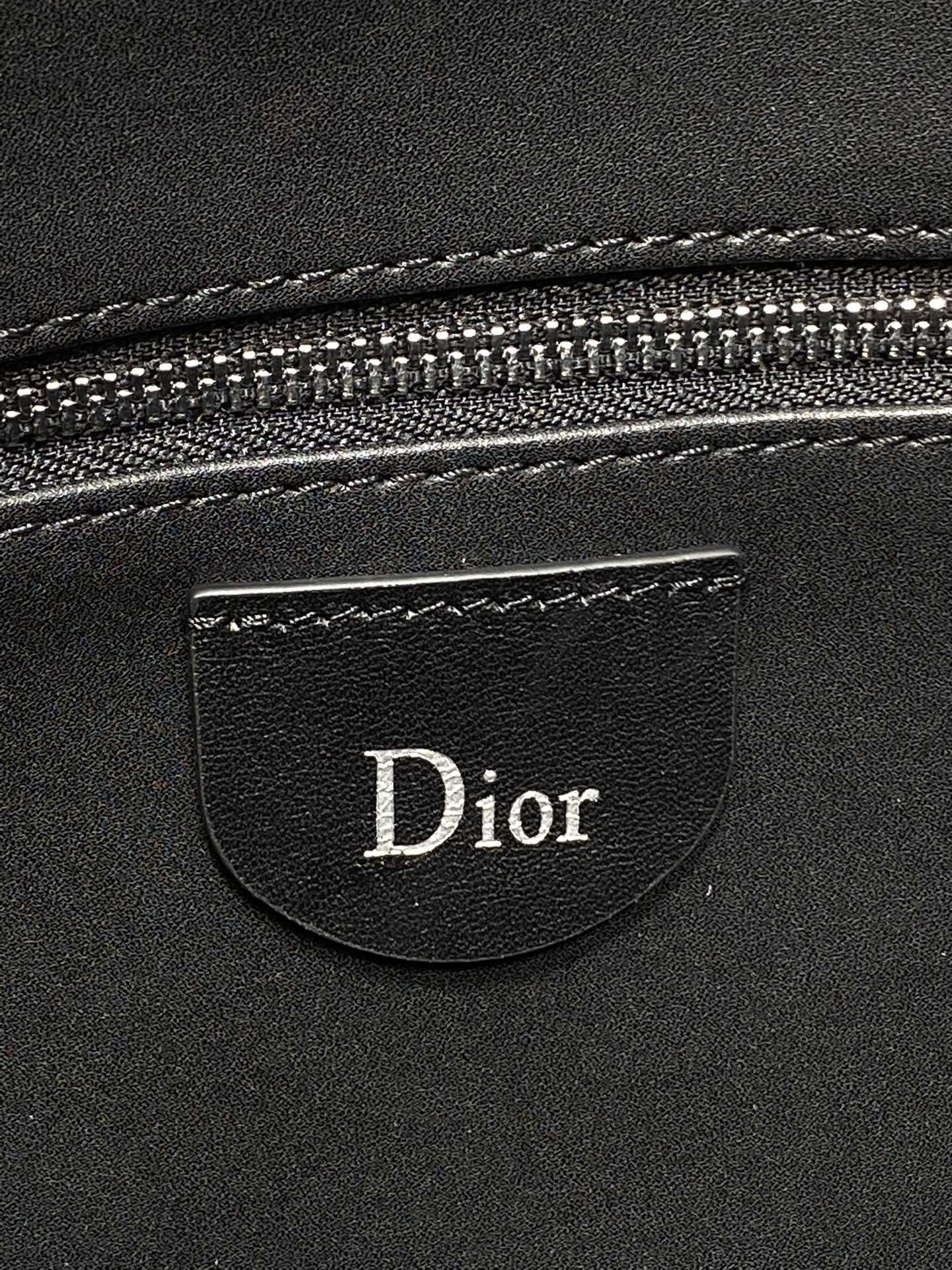 Dior Basic Bag M-s