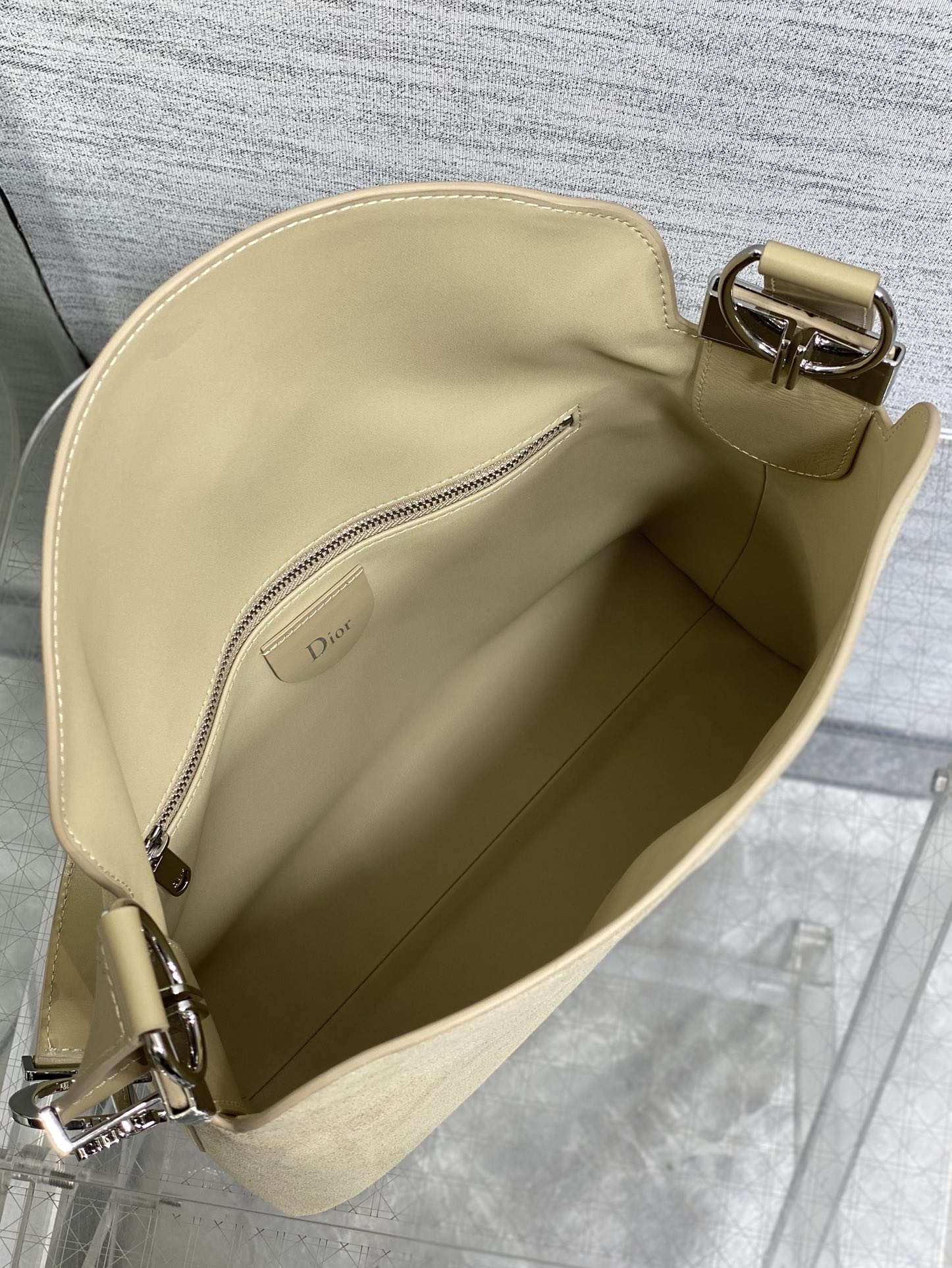 Dior Basic Bag M-s
