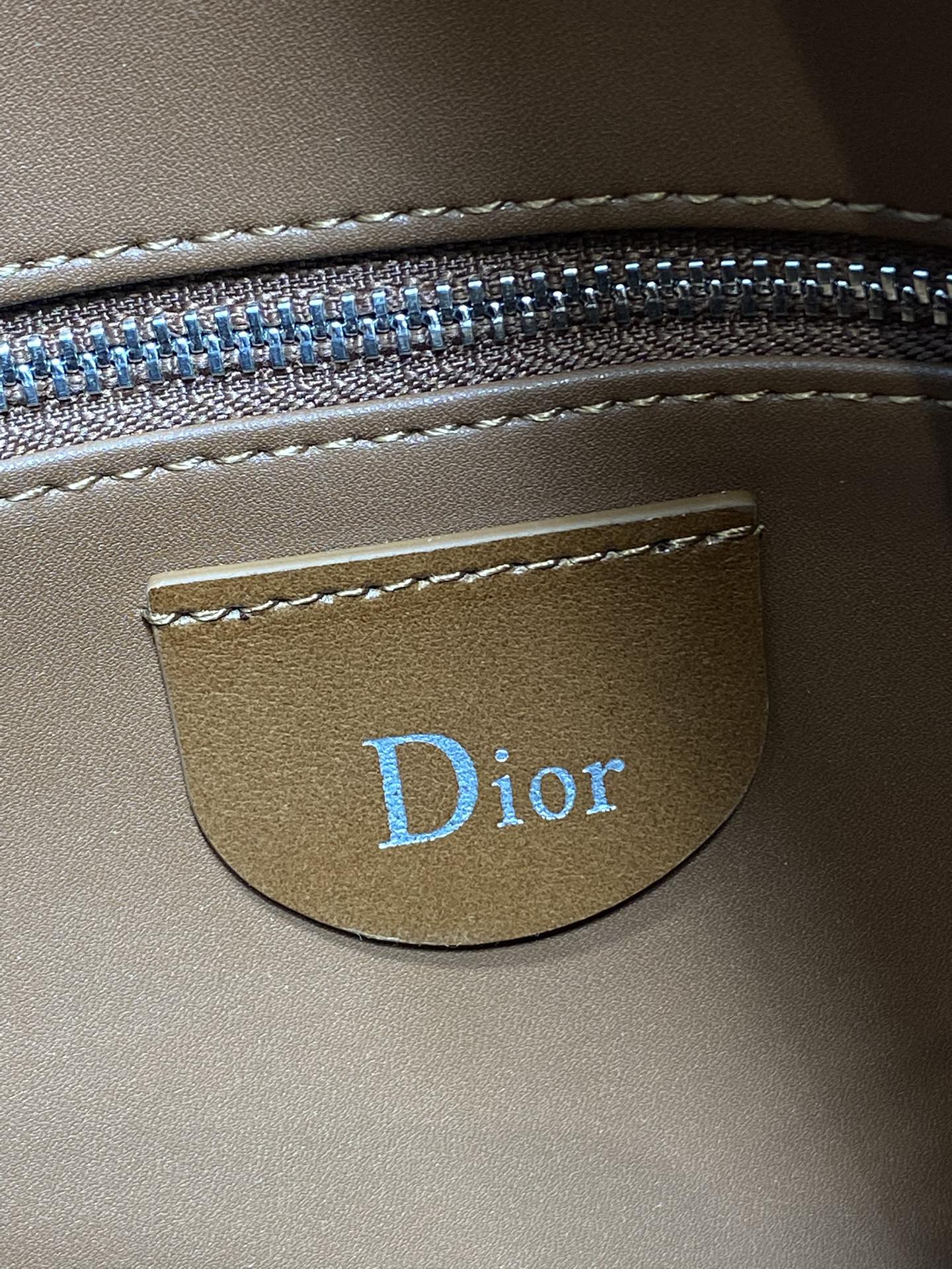 Dior Basic Bag M-s
