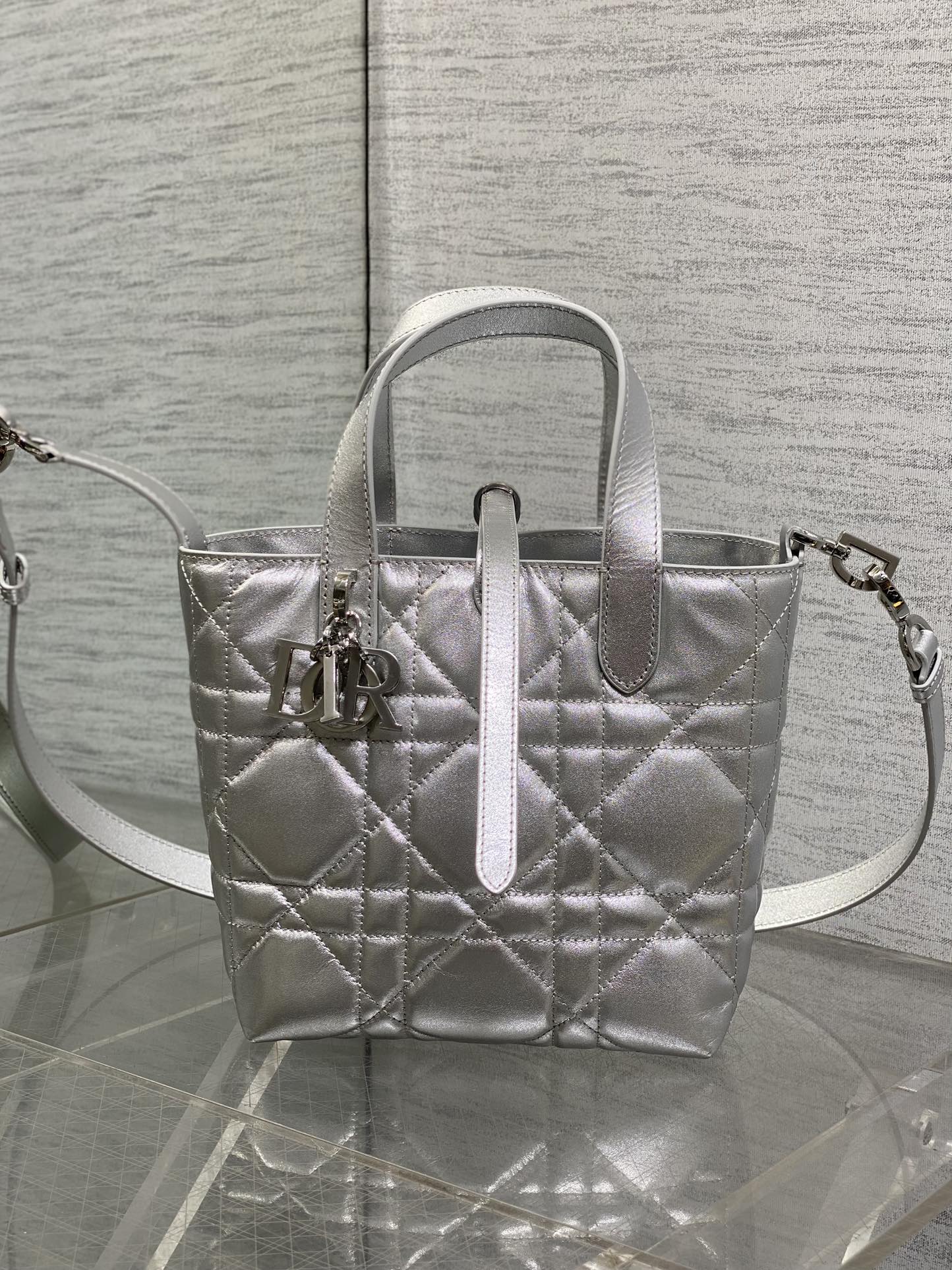 Basic Bag Cow Leather Silver Foldable 18cm-s