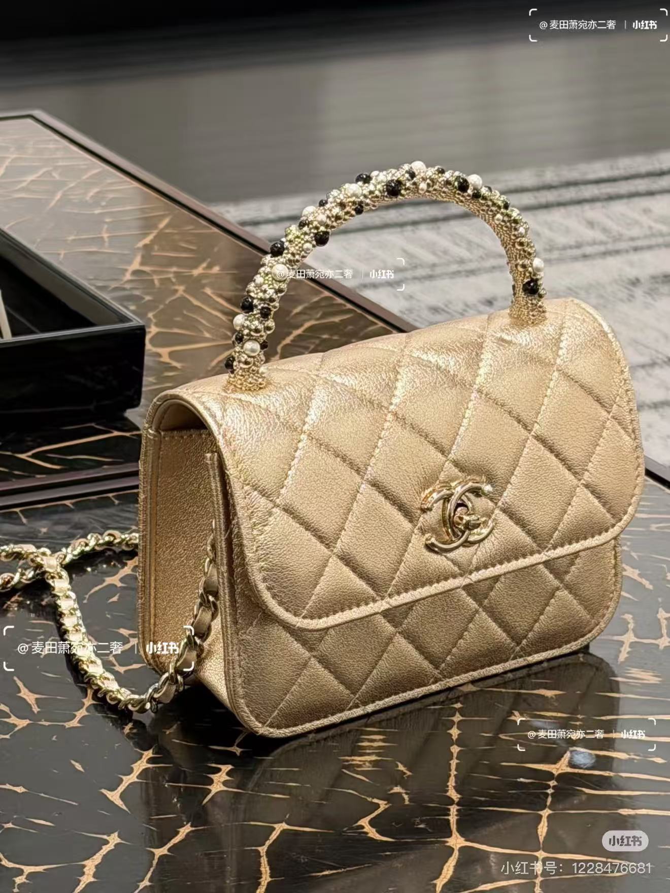 Chanel Basic Bag Black M-l