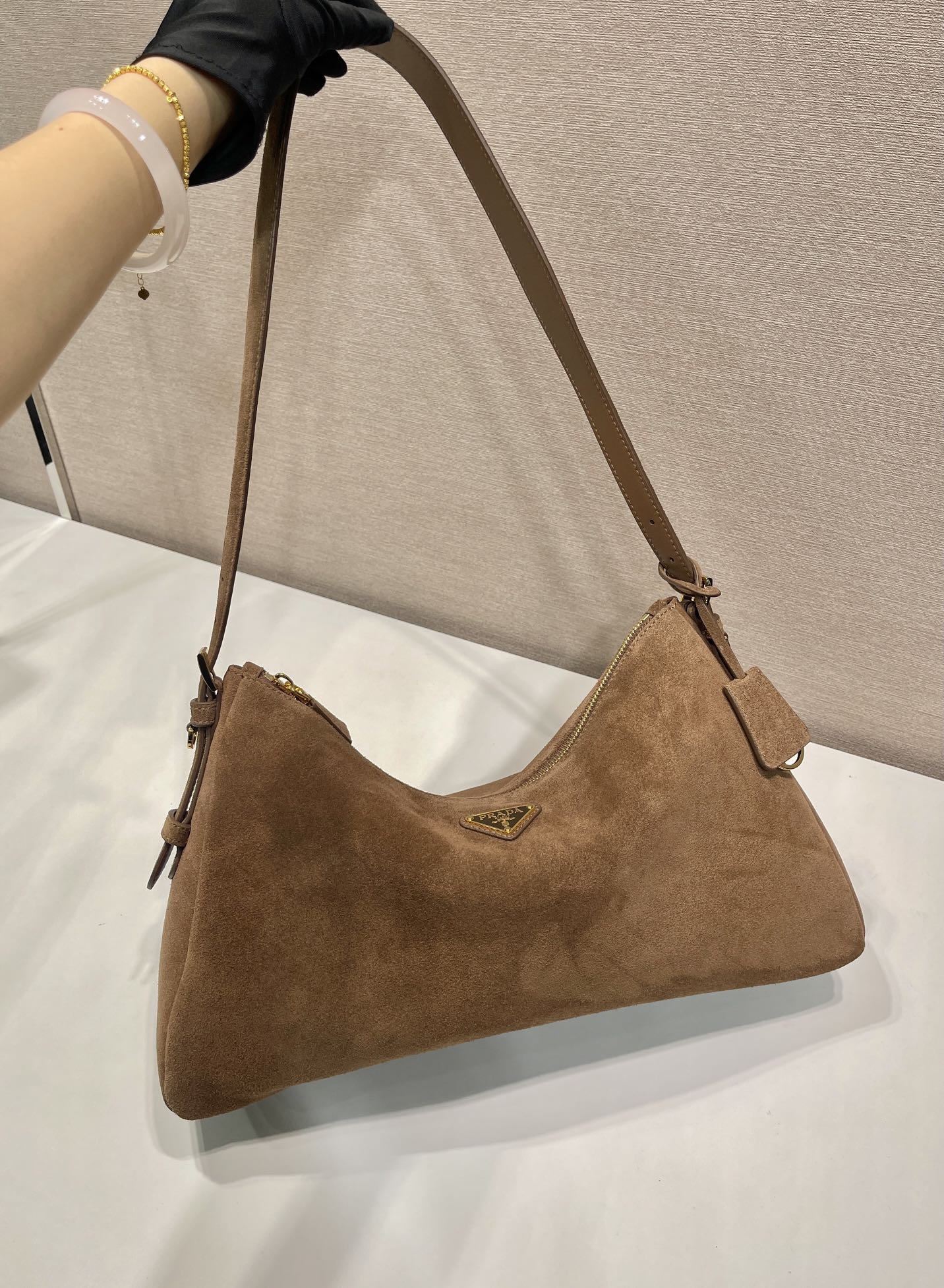 Prada Basic Bag M-12cm