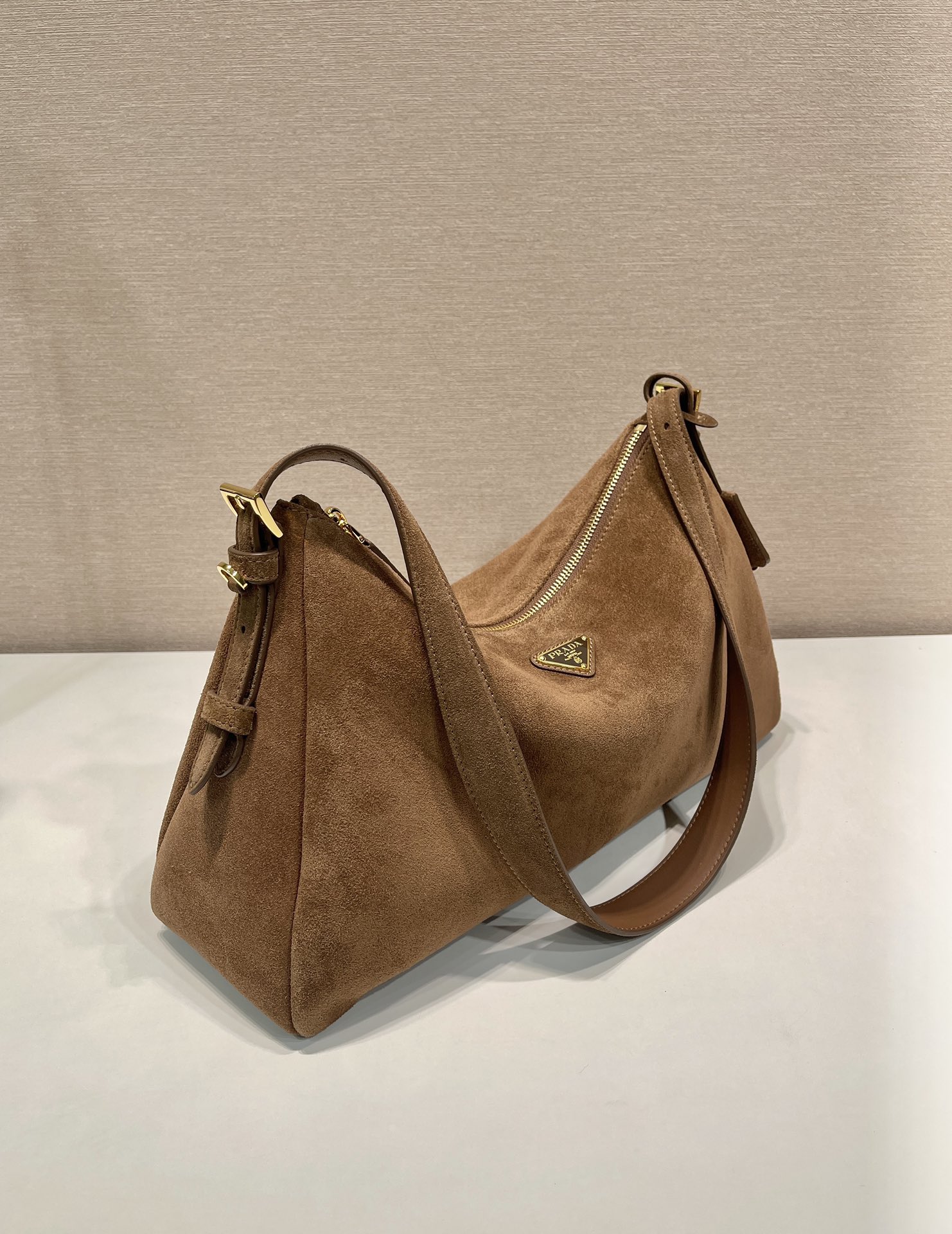 Prada Basic Bag M-12cm