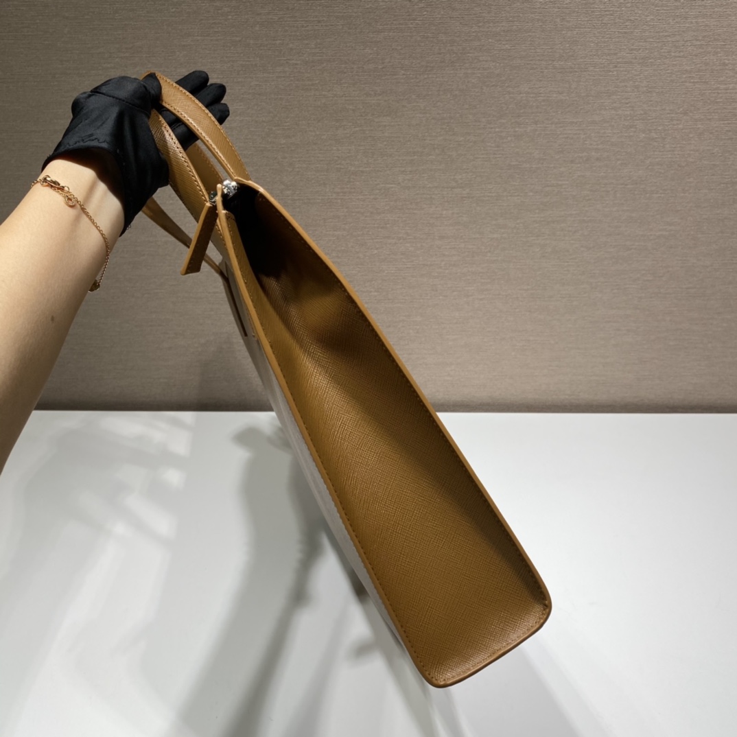 Prada Male Tote Bag M