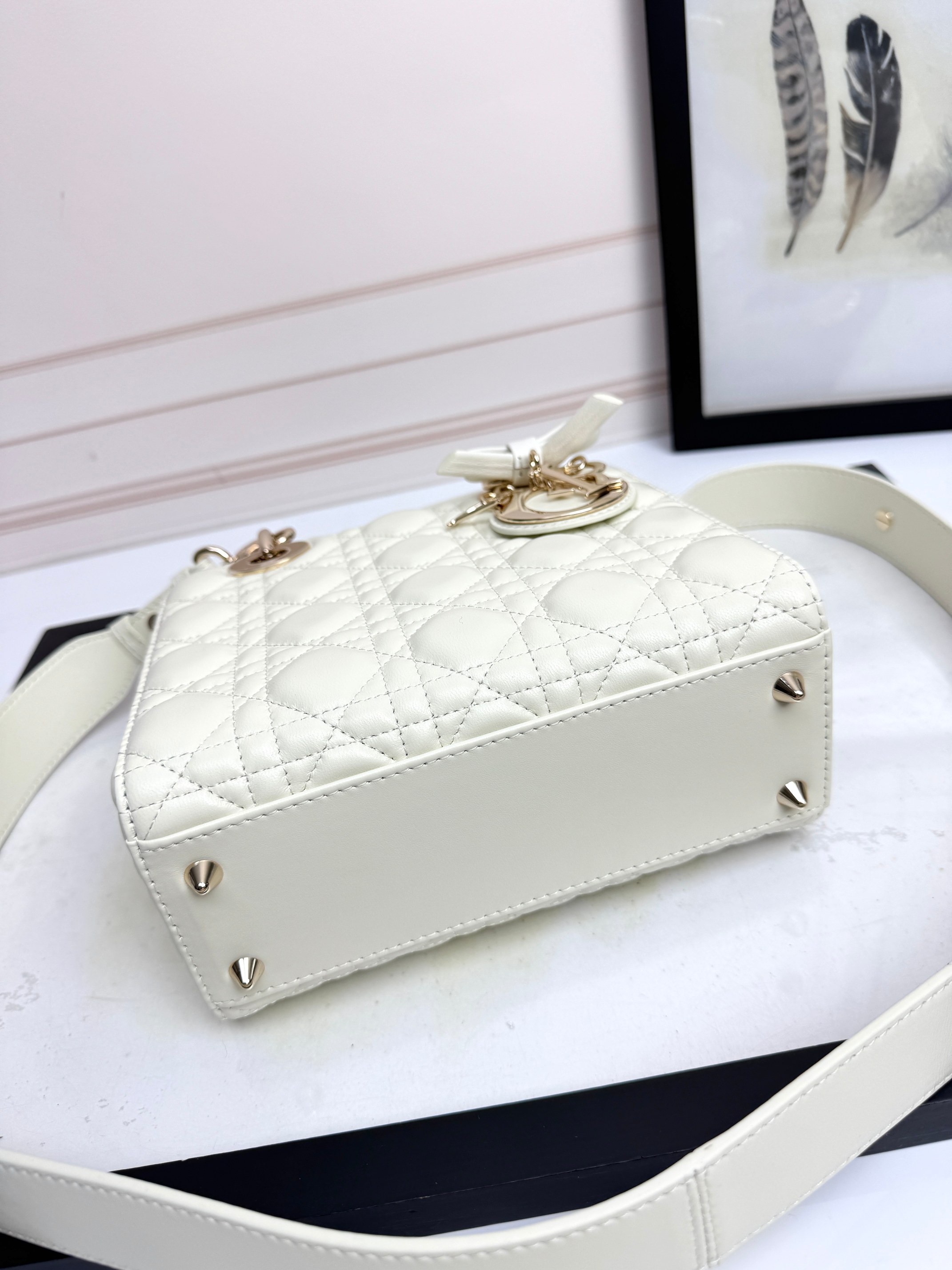Dior Basic Bag Cow Leather White M
