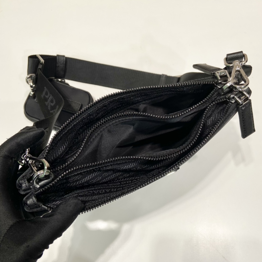 Prada Basic Bag Nylon M
