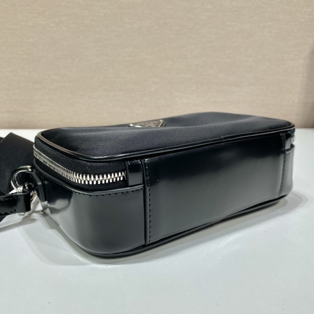 Prada Messenger Bag Cow Leather M
