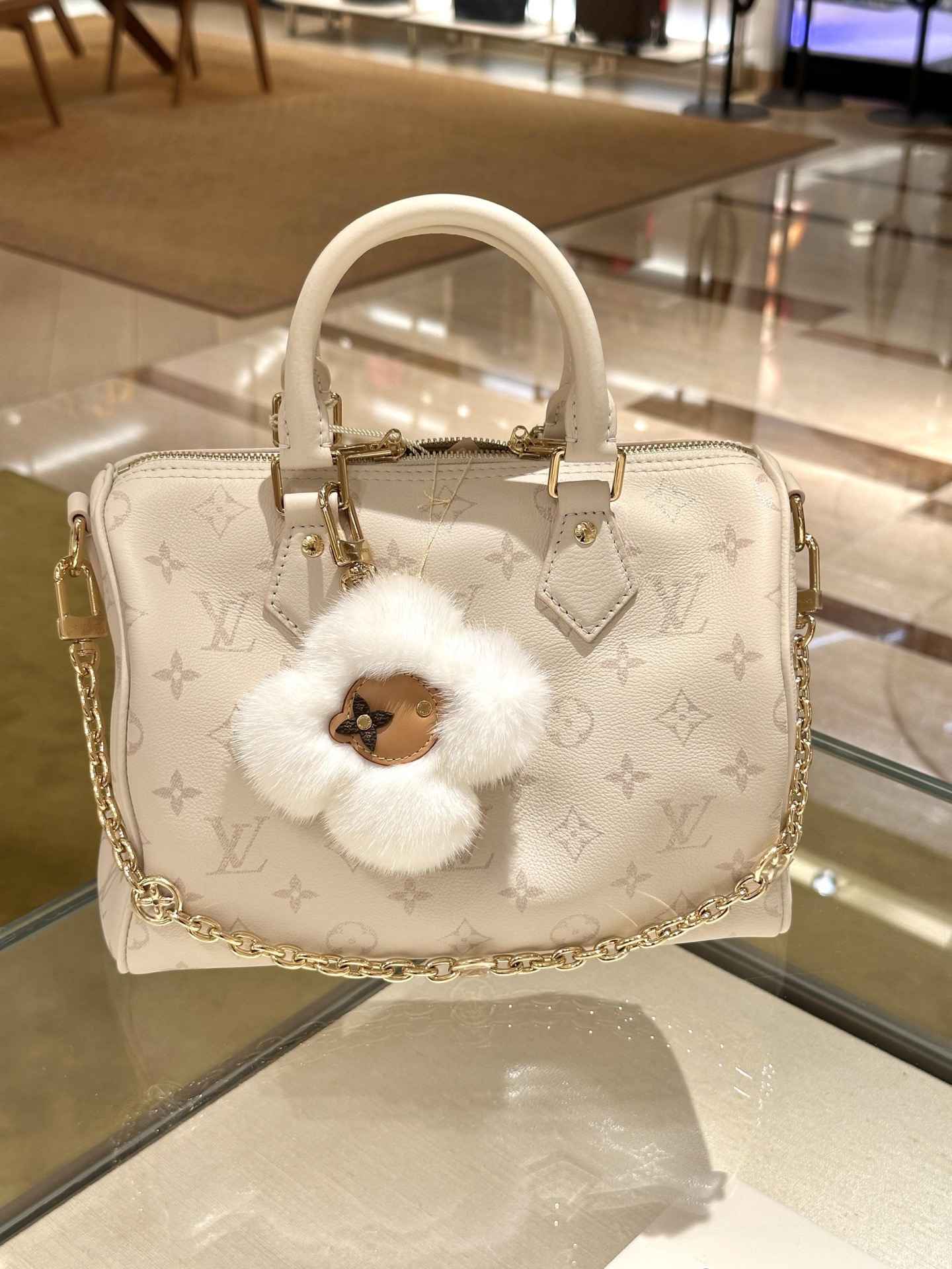 Louis Vuitton Basic Bag White S