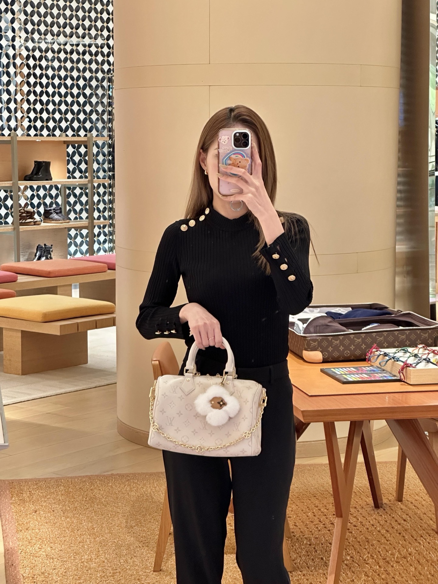 Louis Vuitton Basic Bag White S