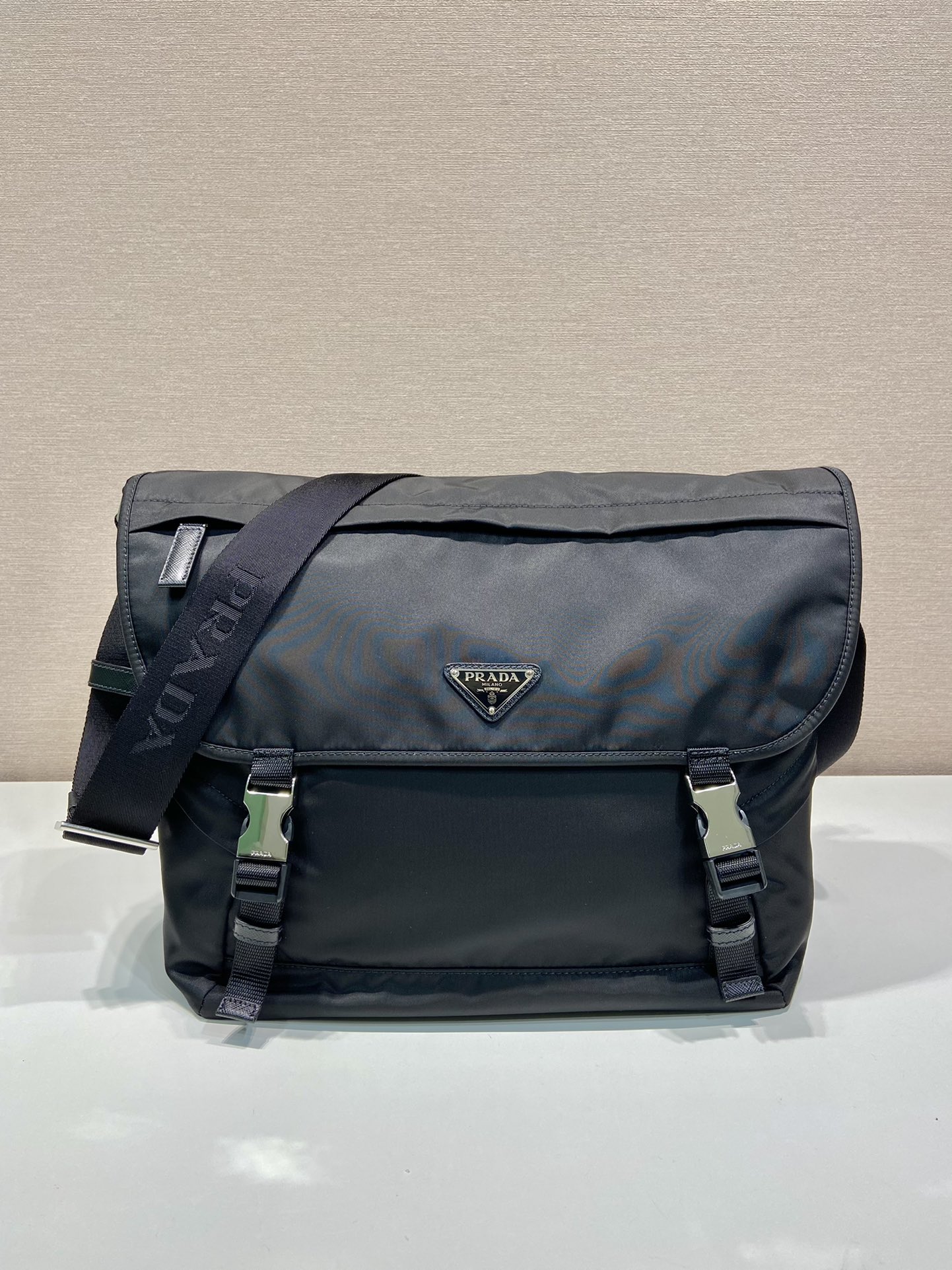 Prada Messenger Bag Nylon M-l
