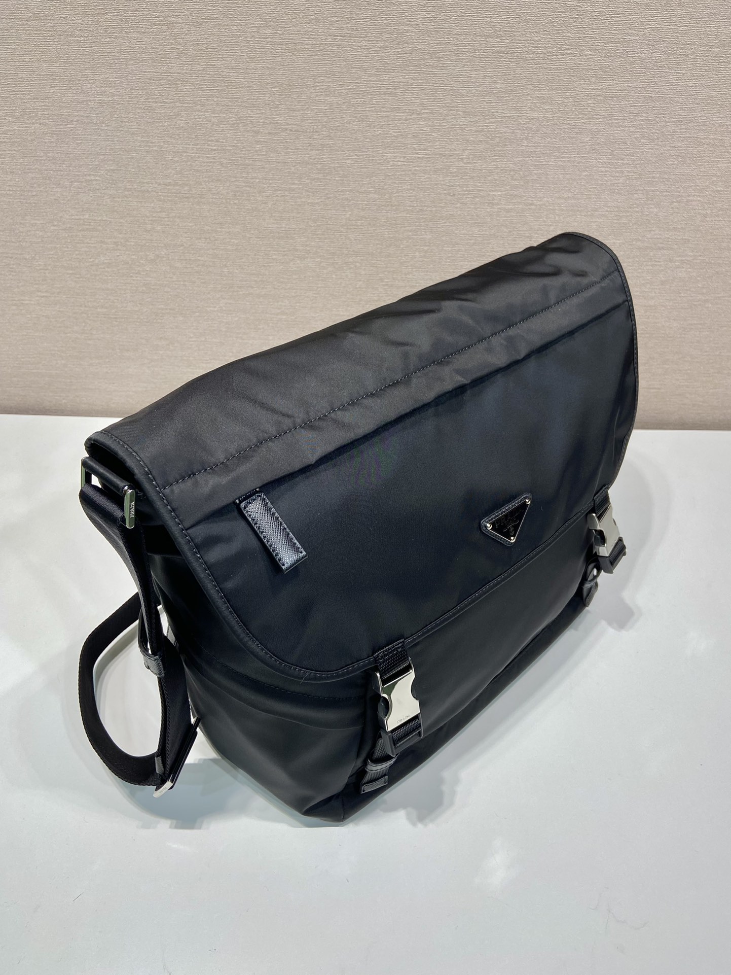 Prada Messenger Bag Nylon M-l