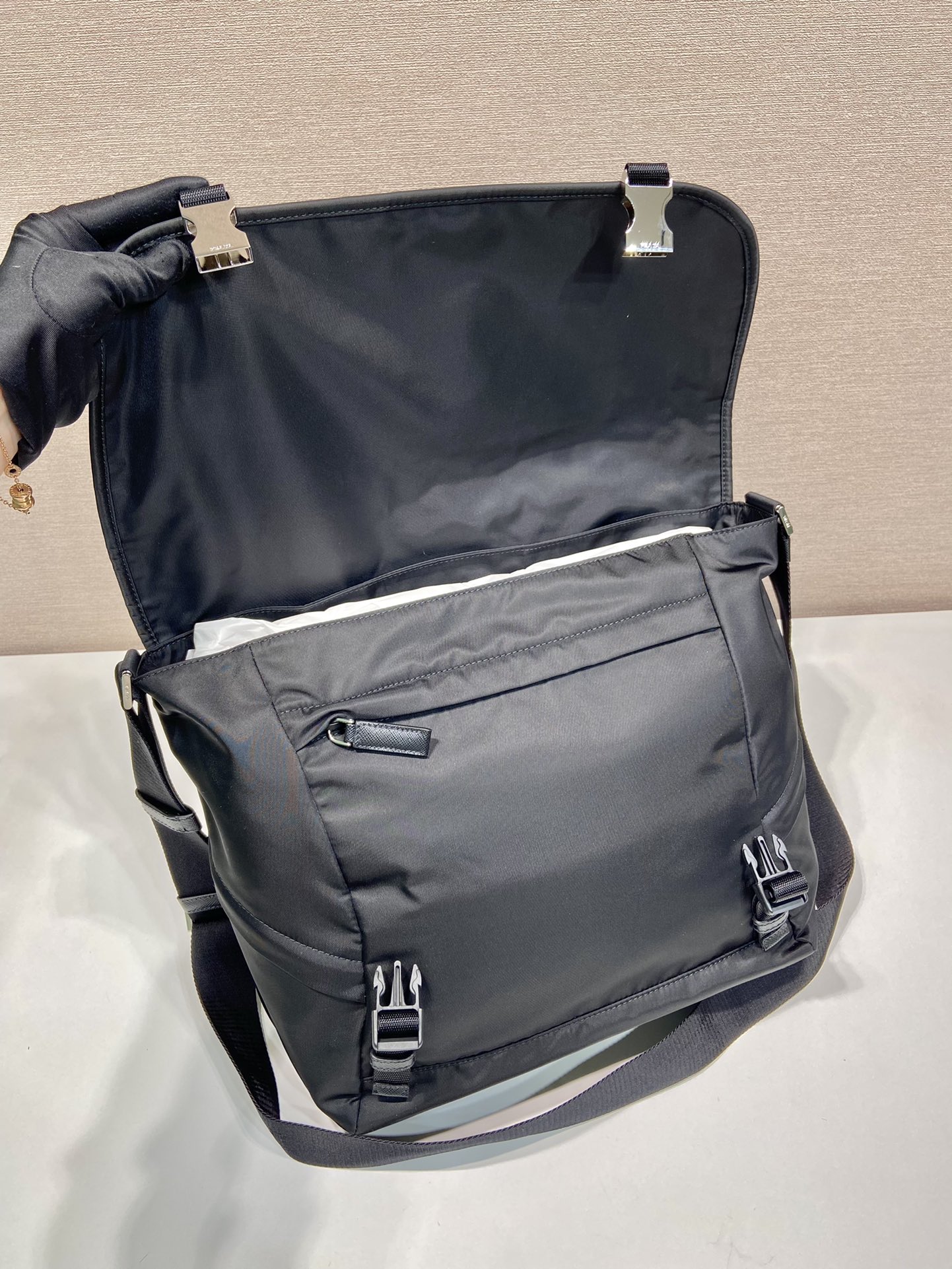 Prada Messenger Bag Nylon M-l
