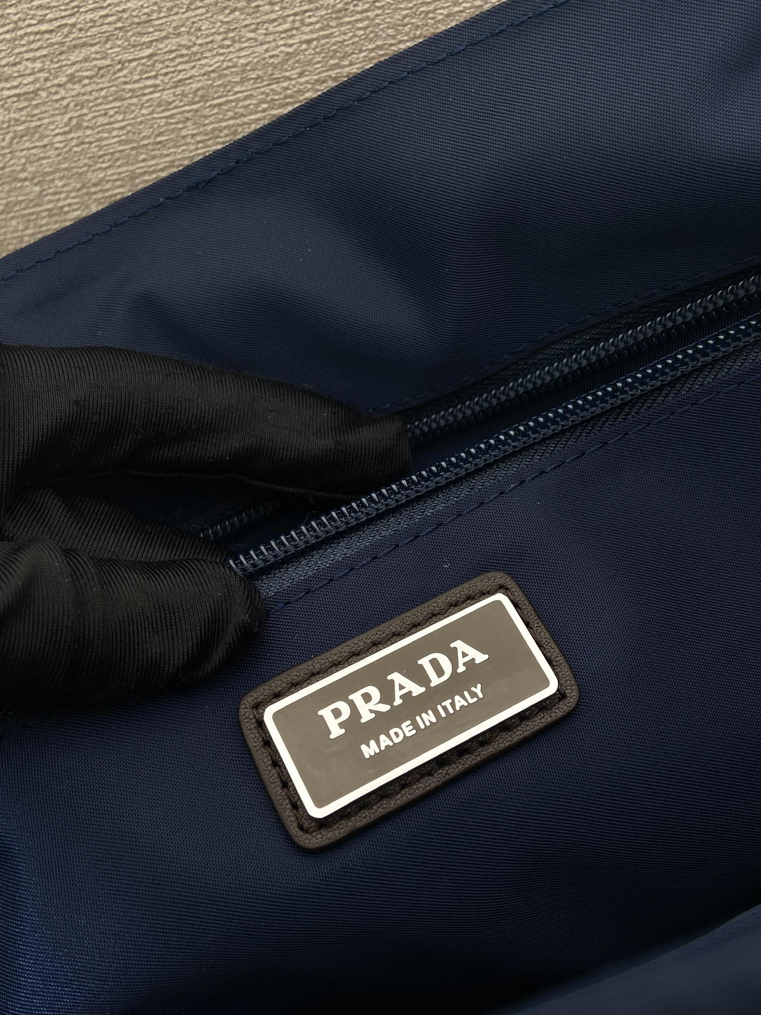 Prada Messenger Bag Cow Leather M
