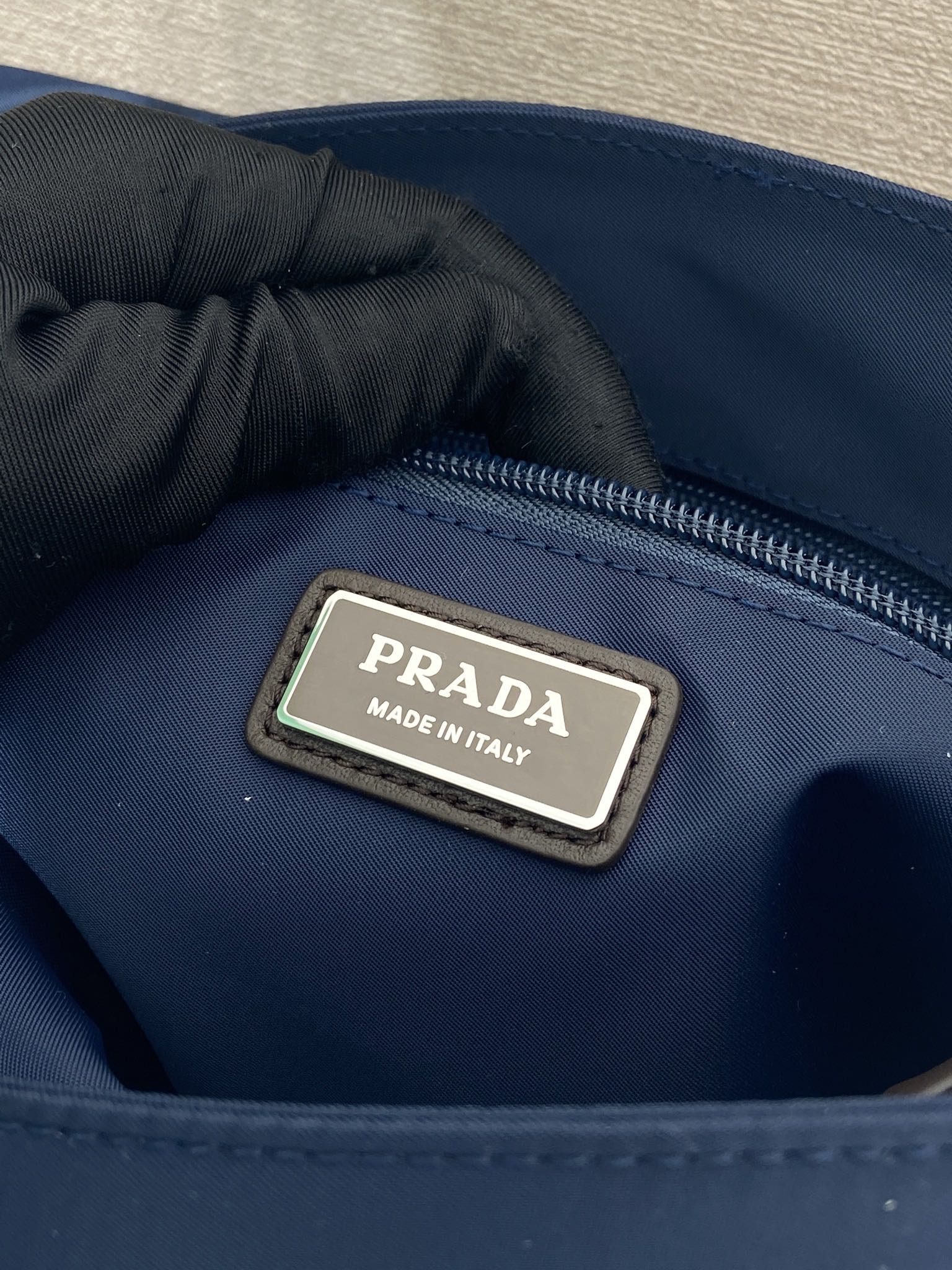 Prada Messenger Bag Cow Leather 10cm