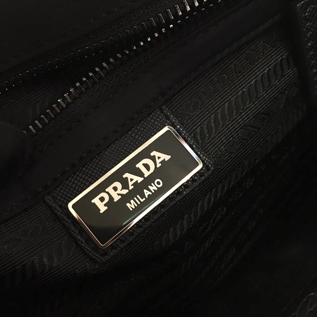 Prada Messenger Bag Nylon M