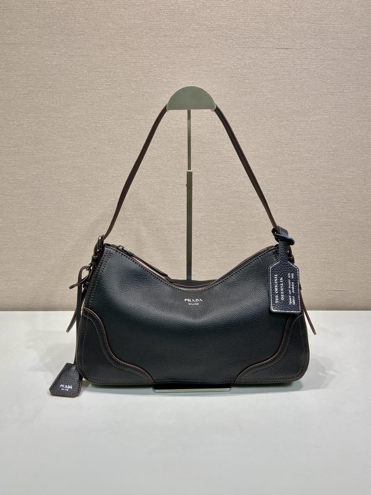Prada Basic Bag M-11cm