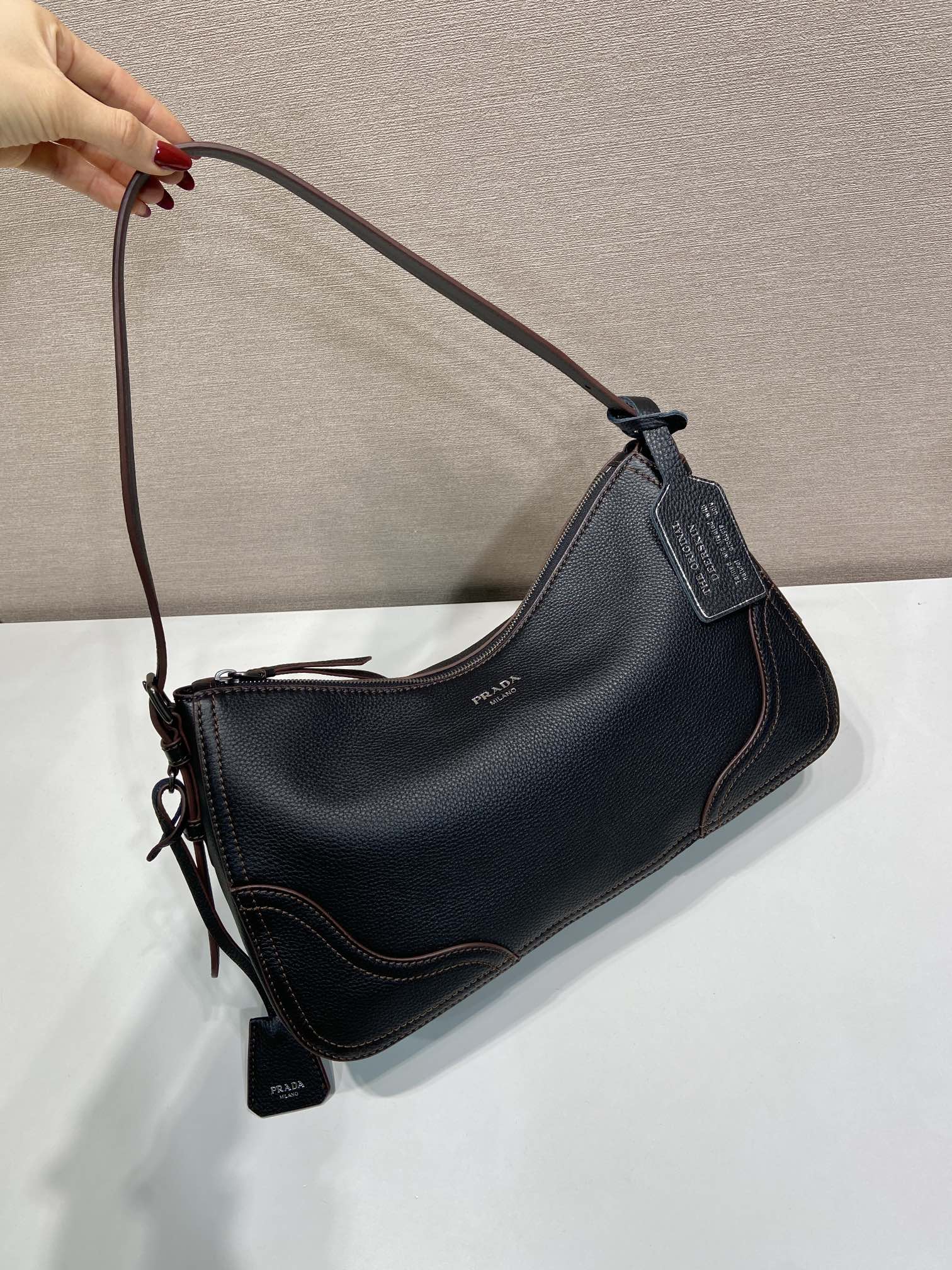 Prada Basic Bag M-11cm