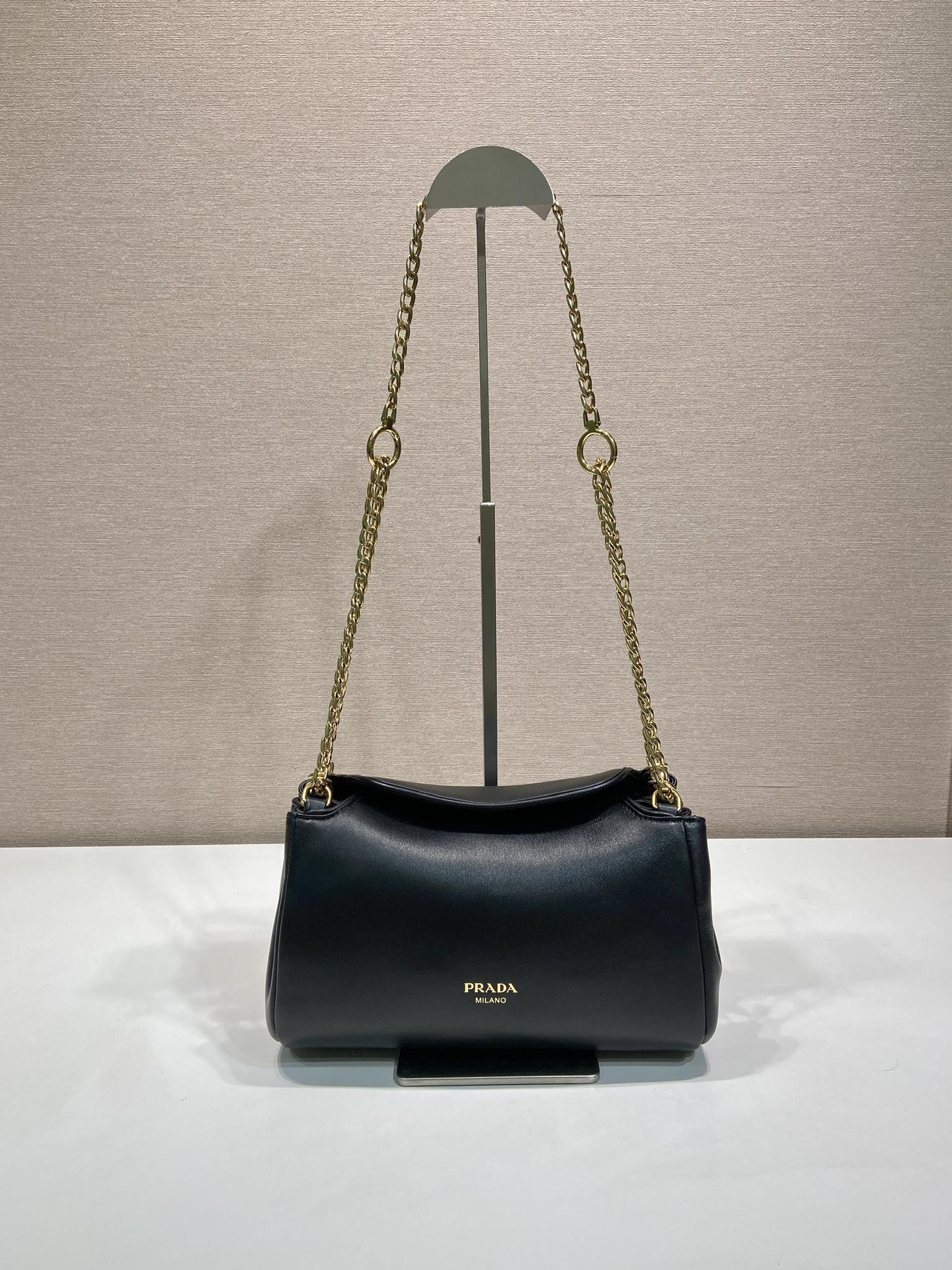 Prada Female Basic Bag 13cm-m-l