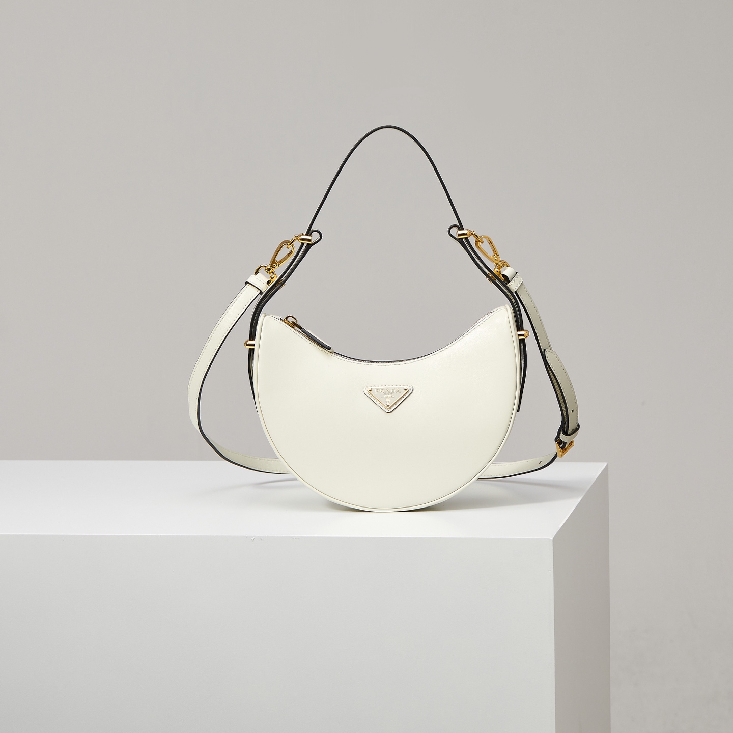 Prada Basic Bag White M-s