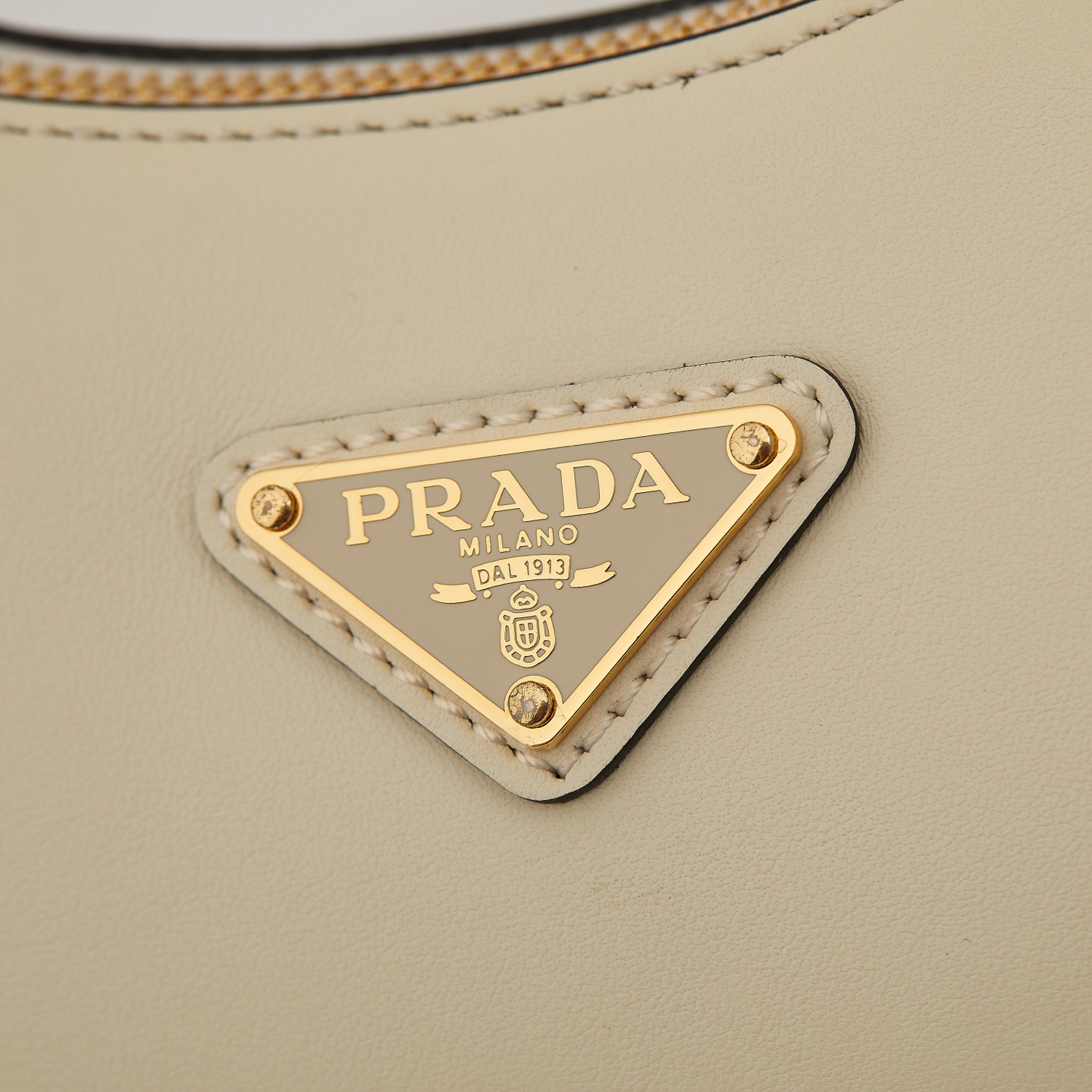Prada Basic Bag White M-s