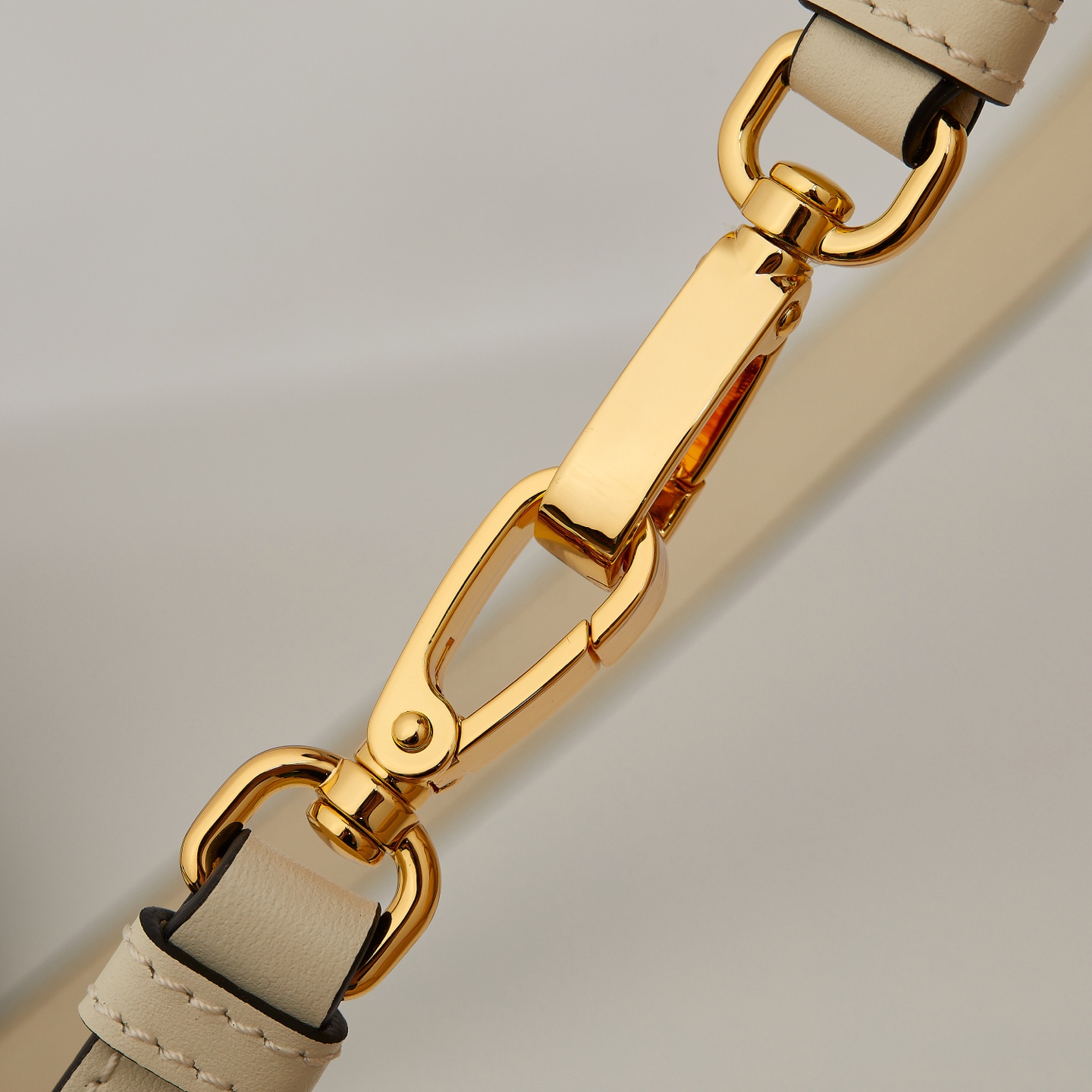 Prada Basic Bag White M-s