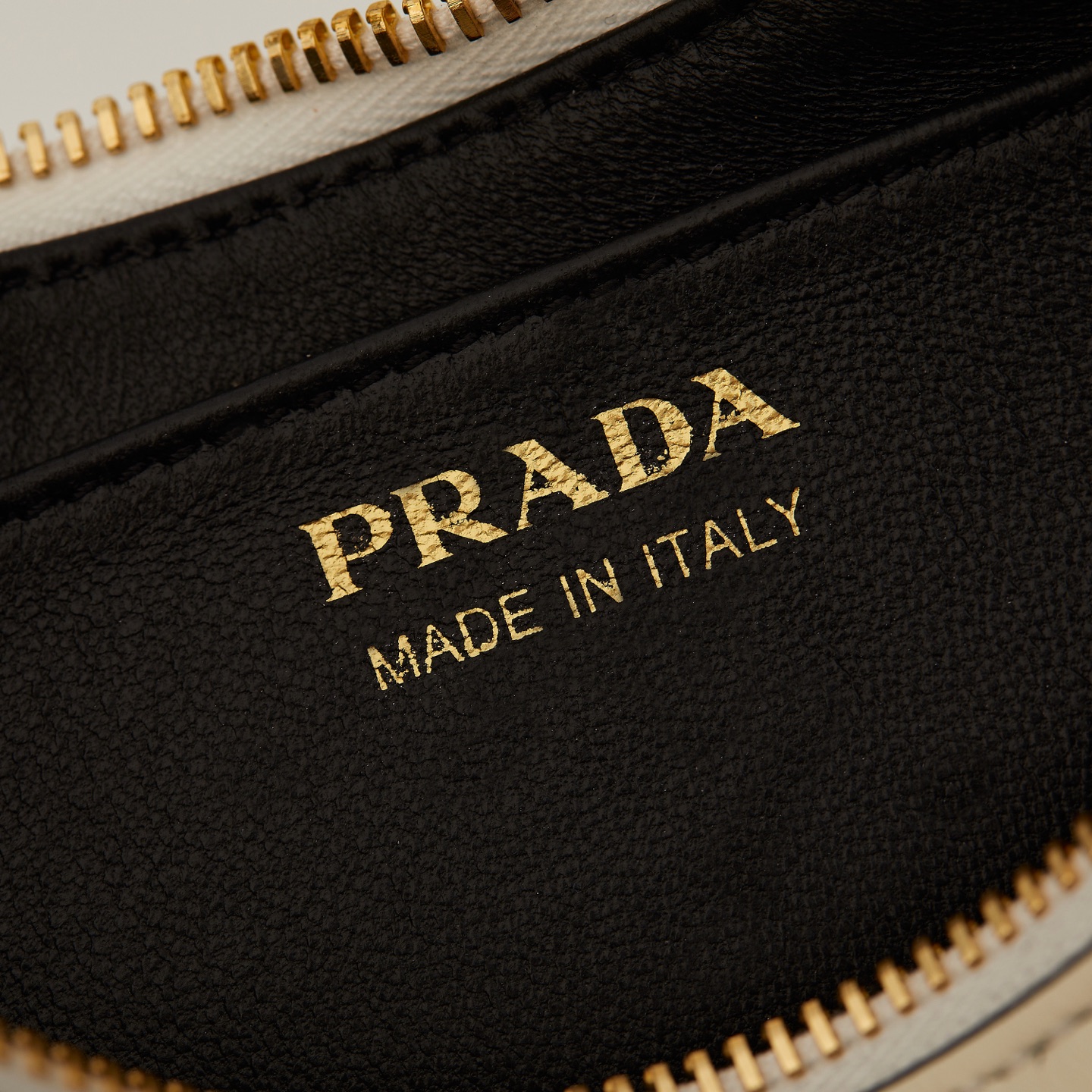 Prada Basic Bag White M-s