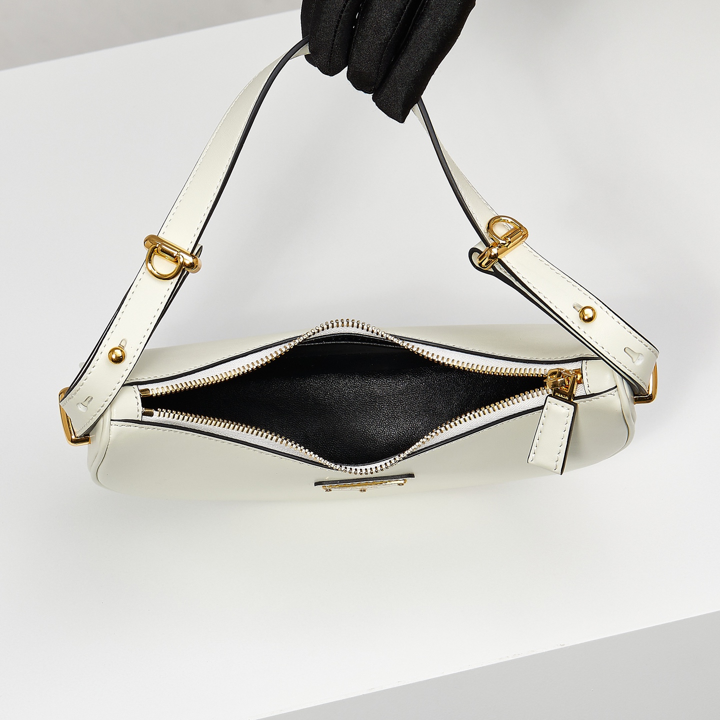 Prada Basic Bag White M-s