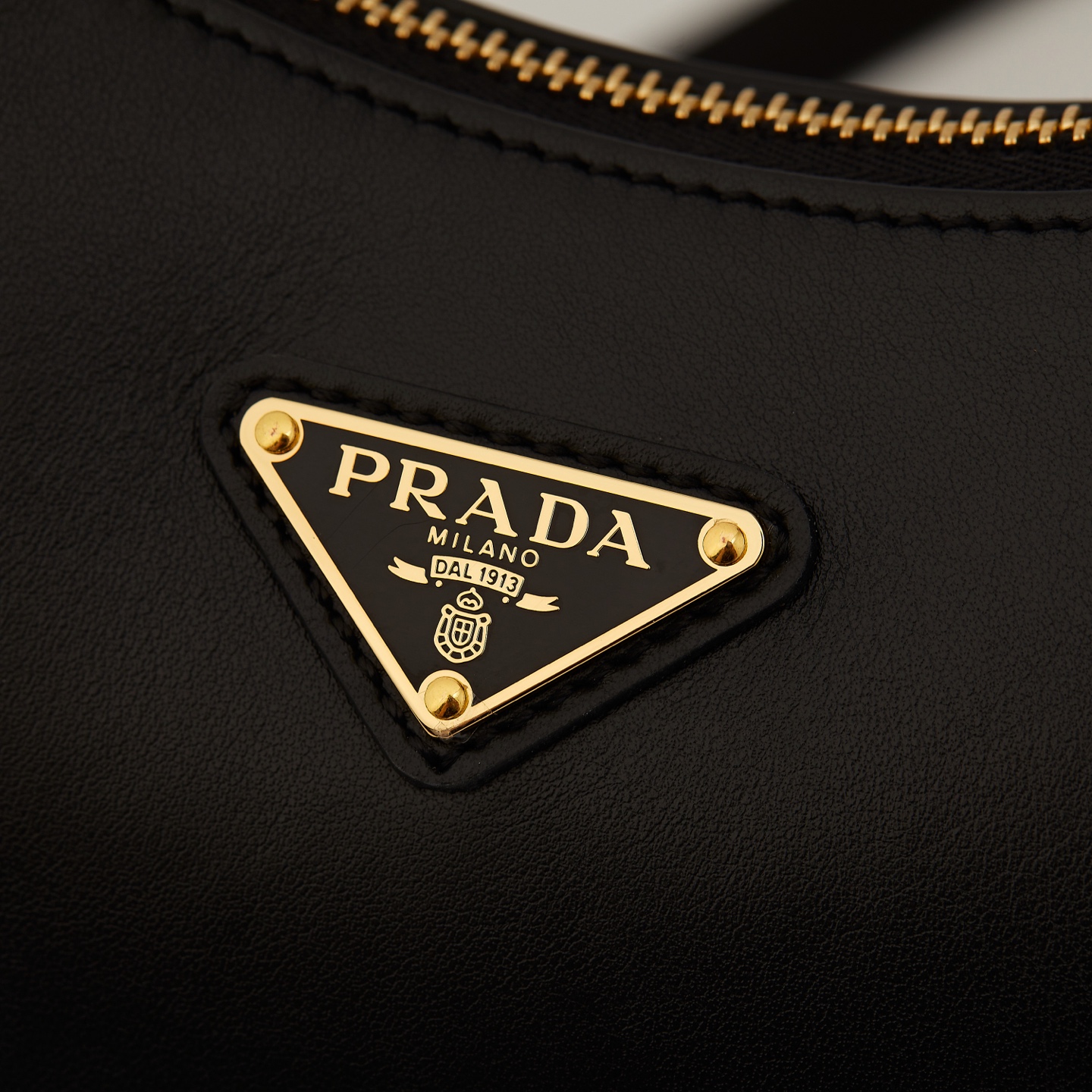 Prada Basic Bag Cow Leather Black M-s