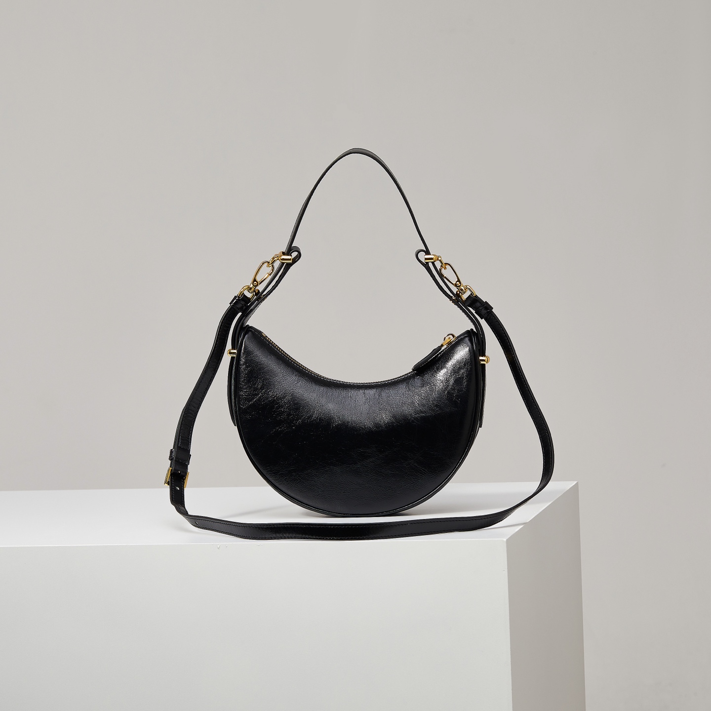 Prada Basic Bag Black M-s
