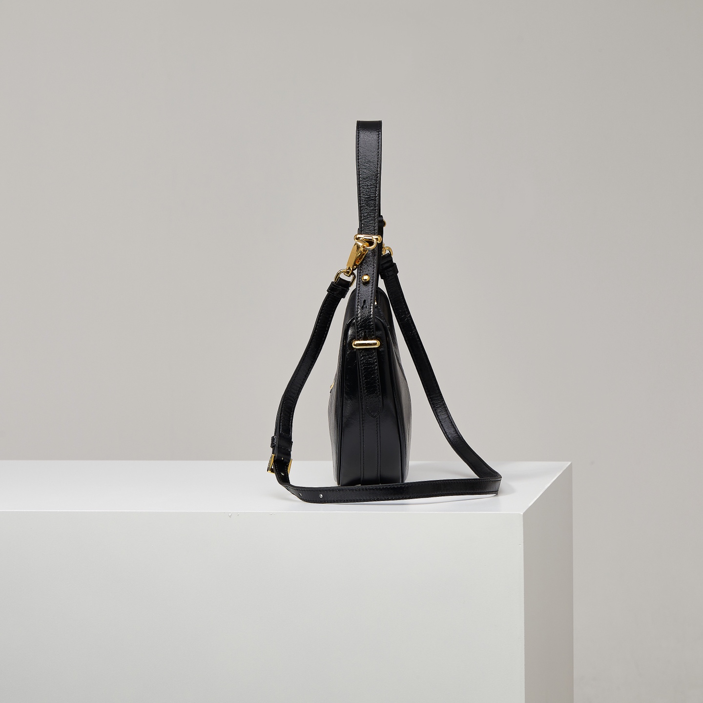 Prada Basic Bag Black M-s