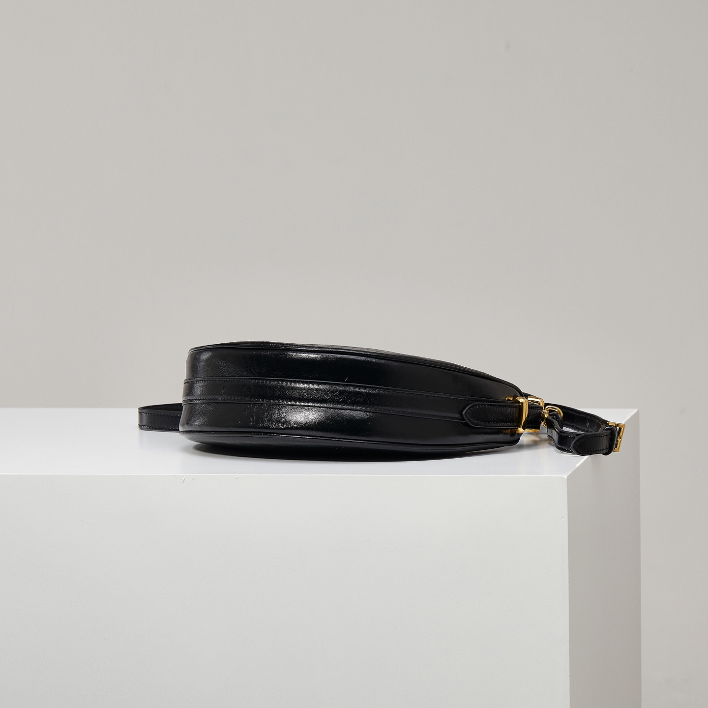 Prada Basic Bag Black M-s