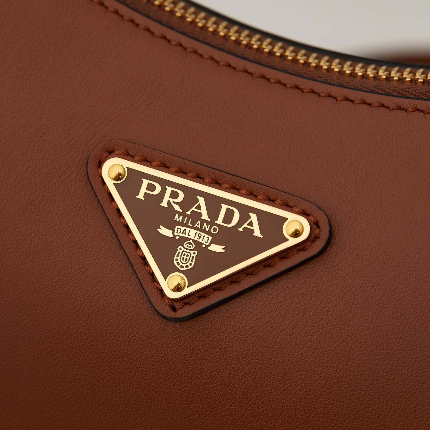 Prada Basic Bag Cow Leather M-s