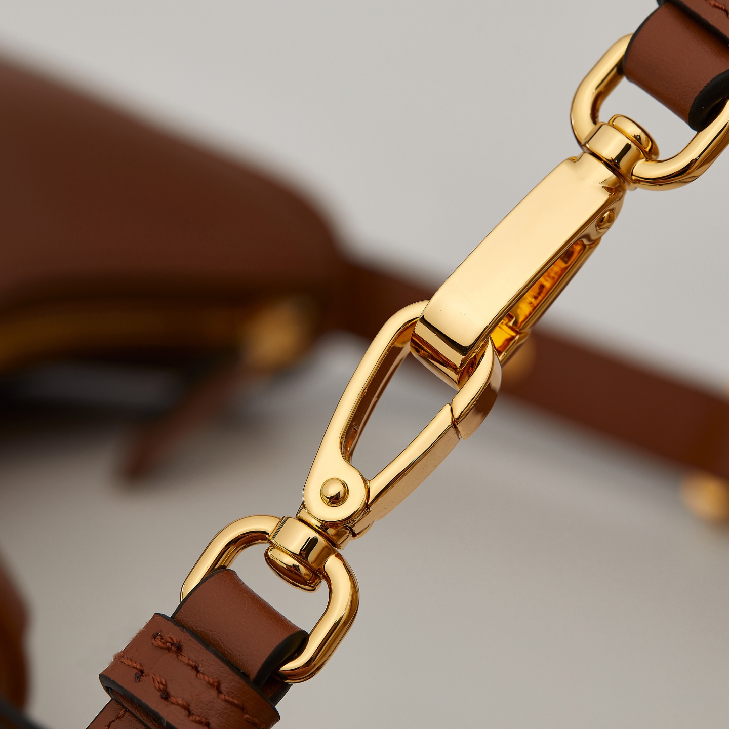 Prada Basic Bag Cow Leather M-s